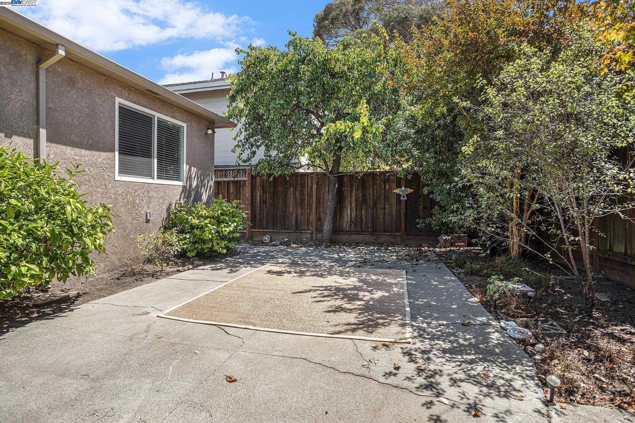 3286 San Jose