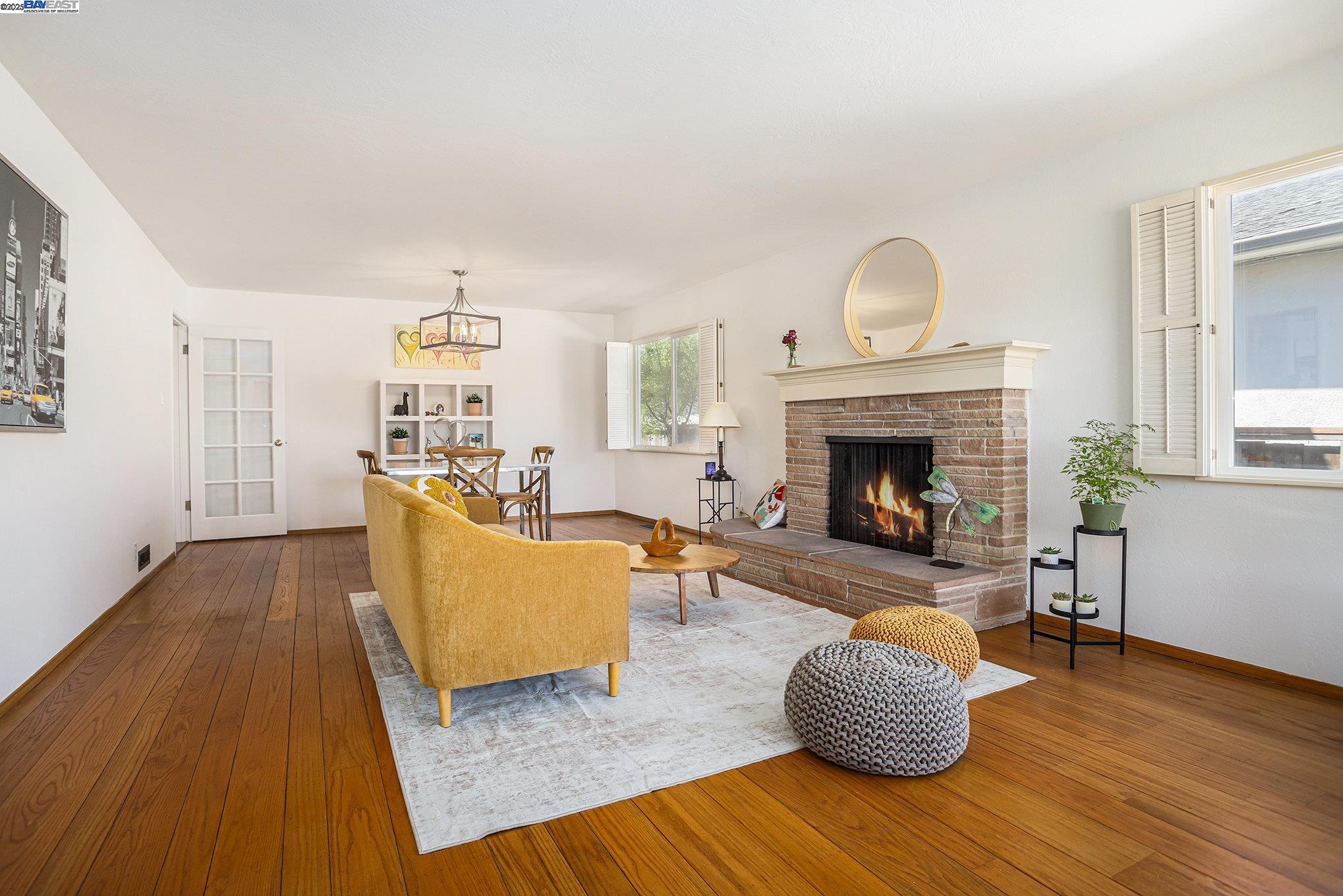 3286 San Jose