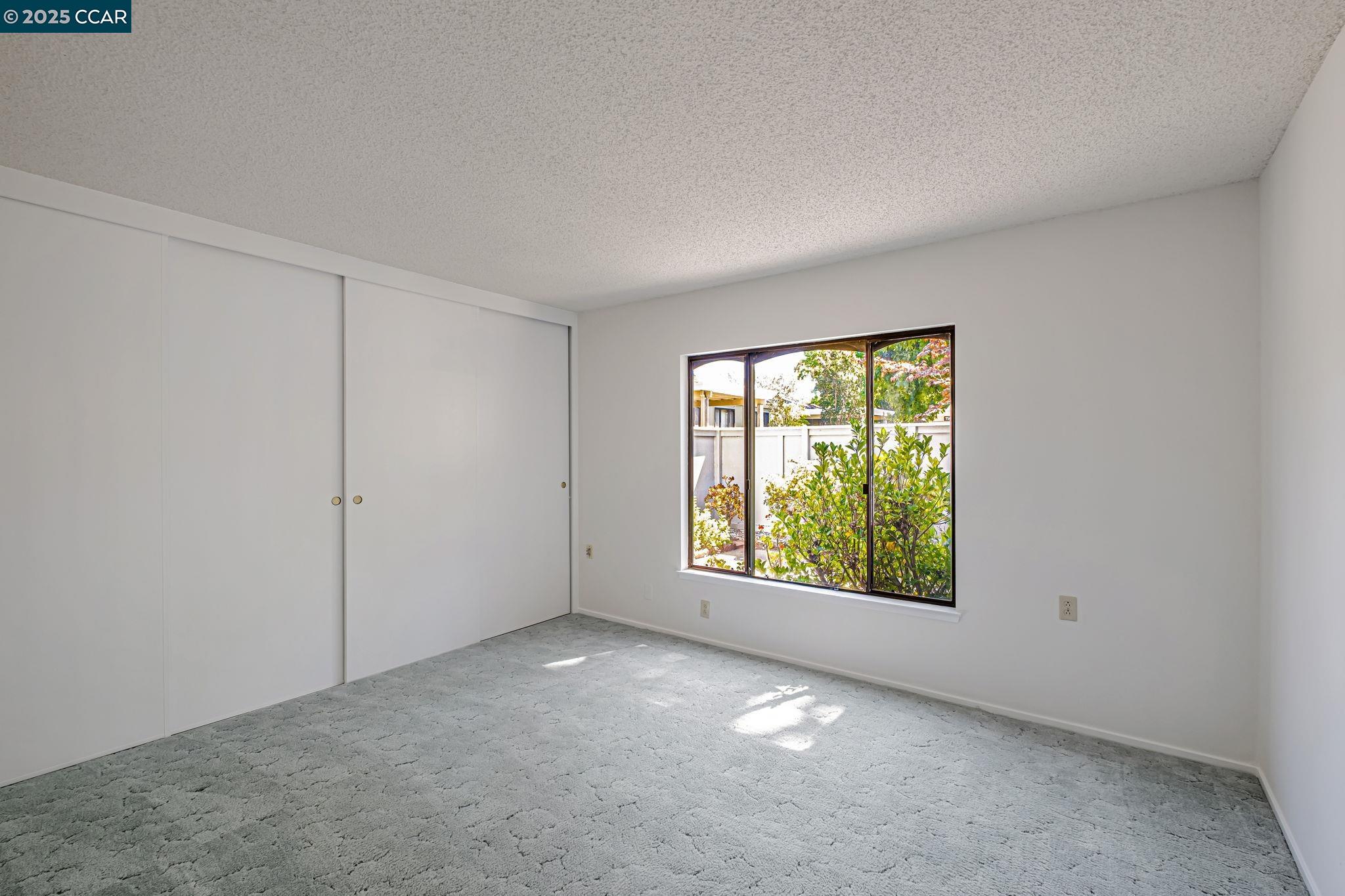 1140 Fairlawn Ct # 4