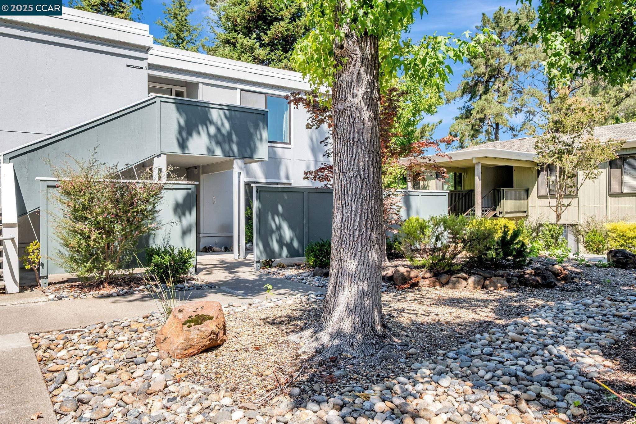 1140 Fairlawn Ct # 4