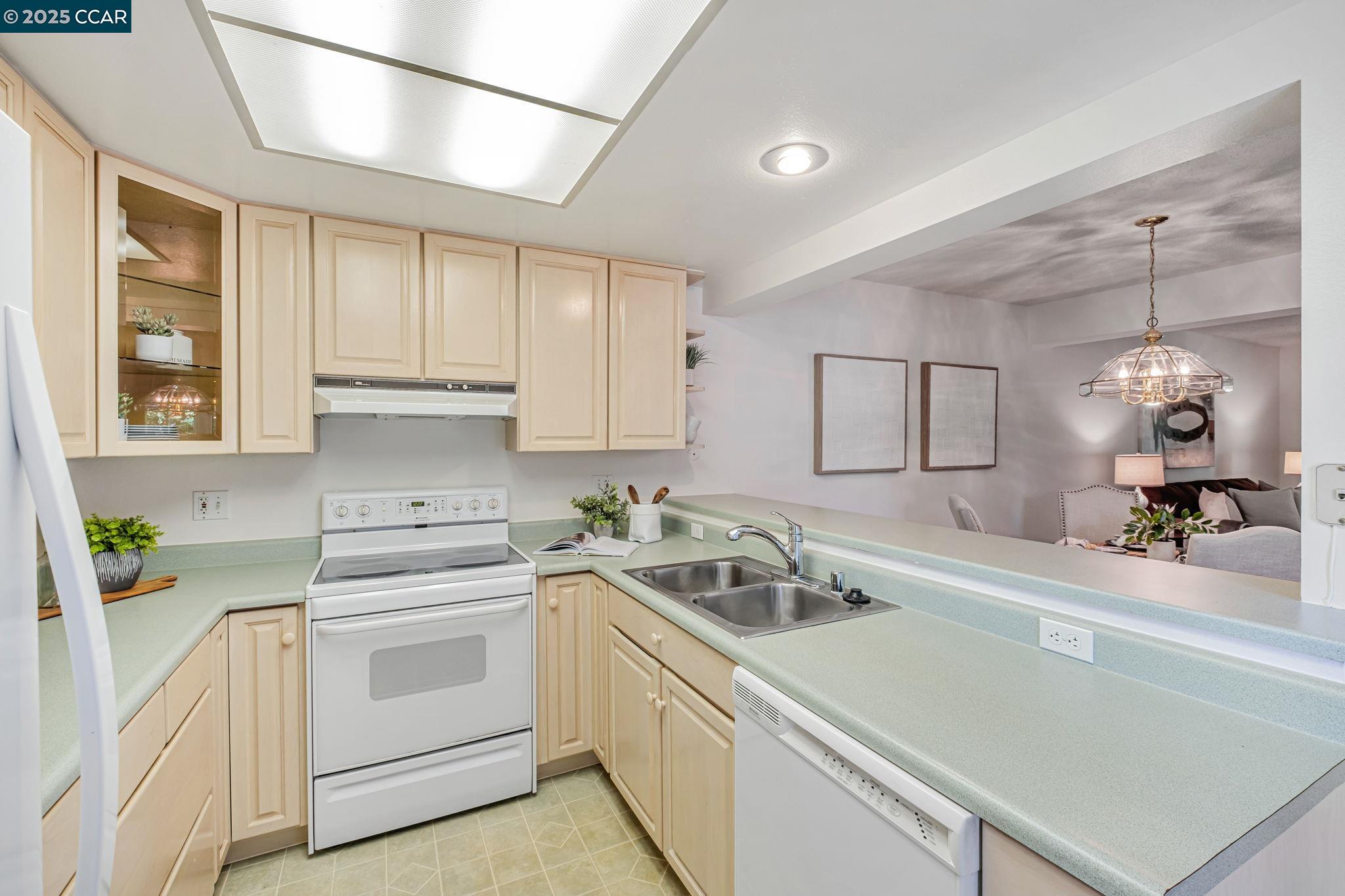 1140 Fairlawn Ct # 4