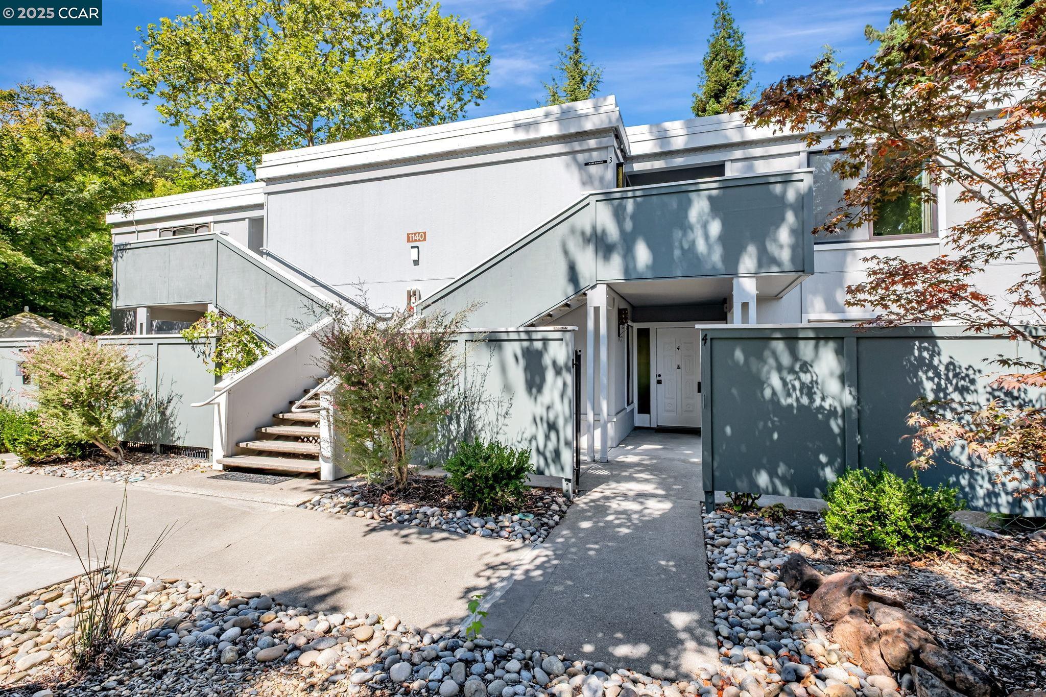 1140 Fairlawn Ct # 4