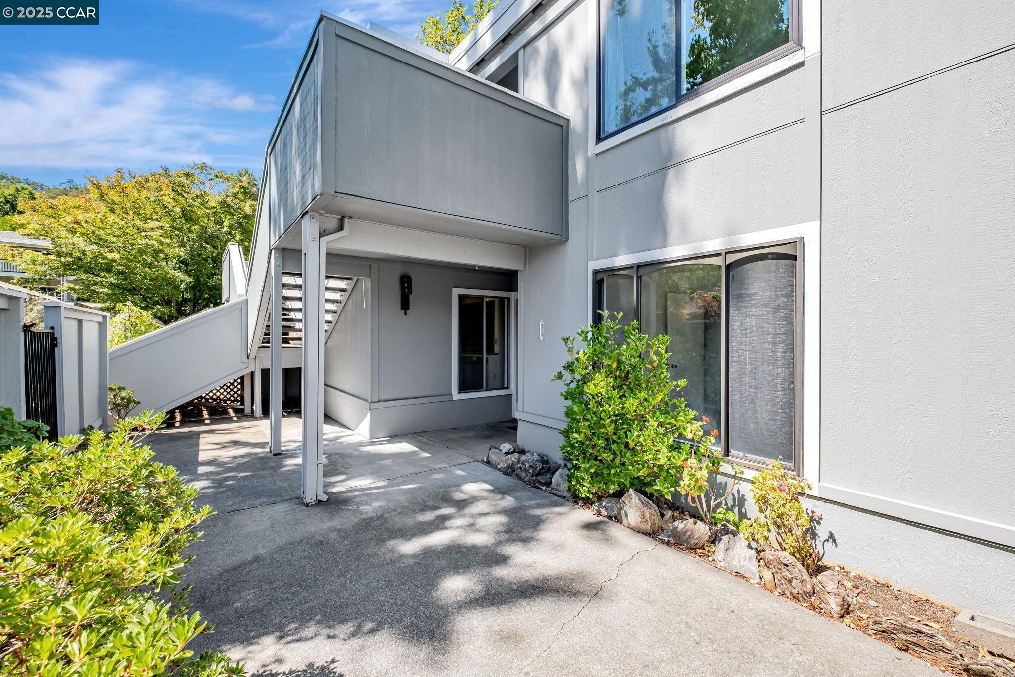 1140 Fairlawn Ct # 4