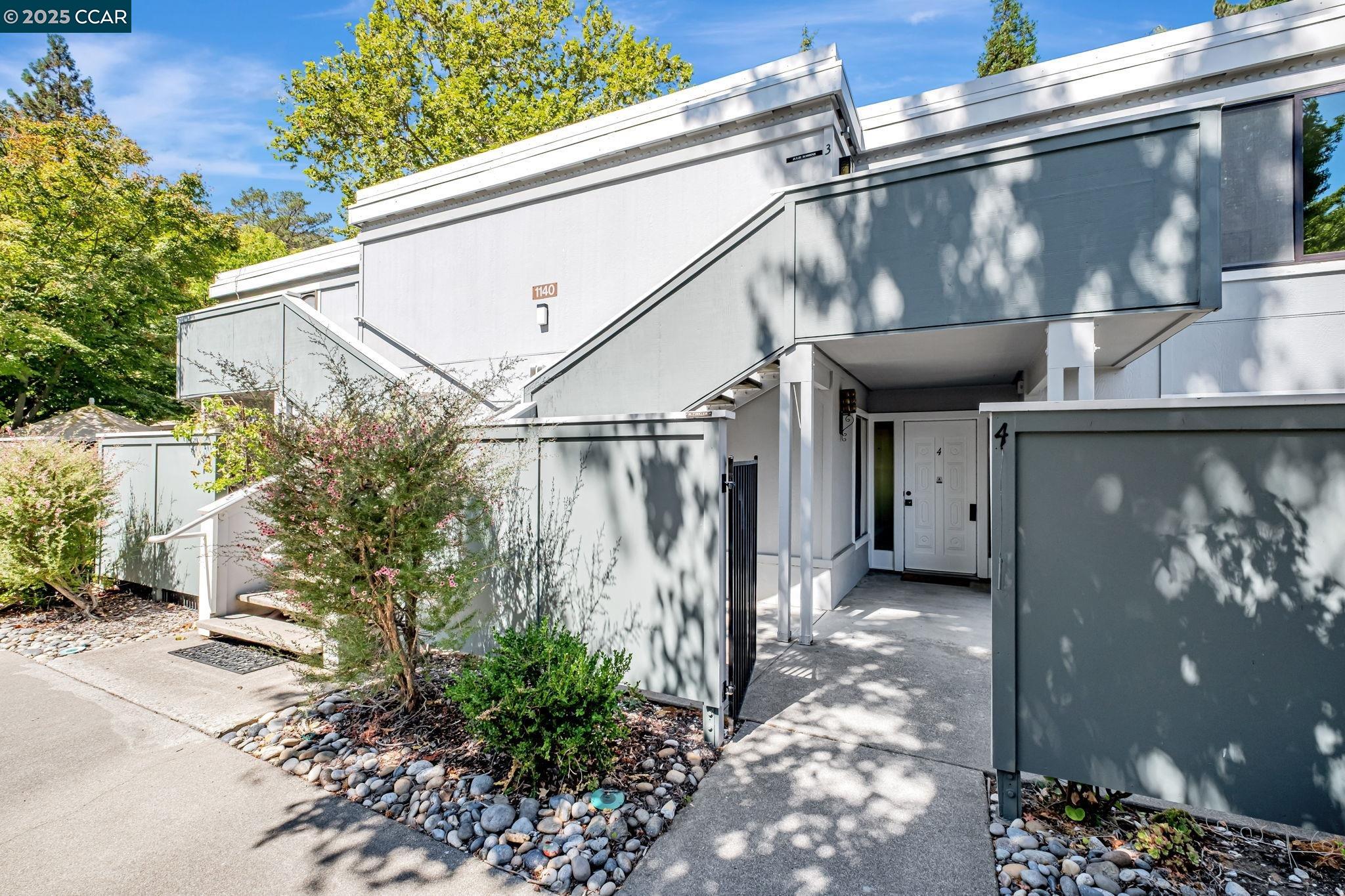 1140 Fairlawn Ct # 4