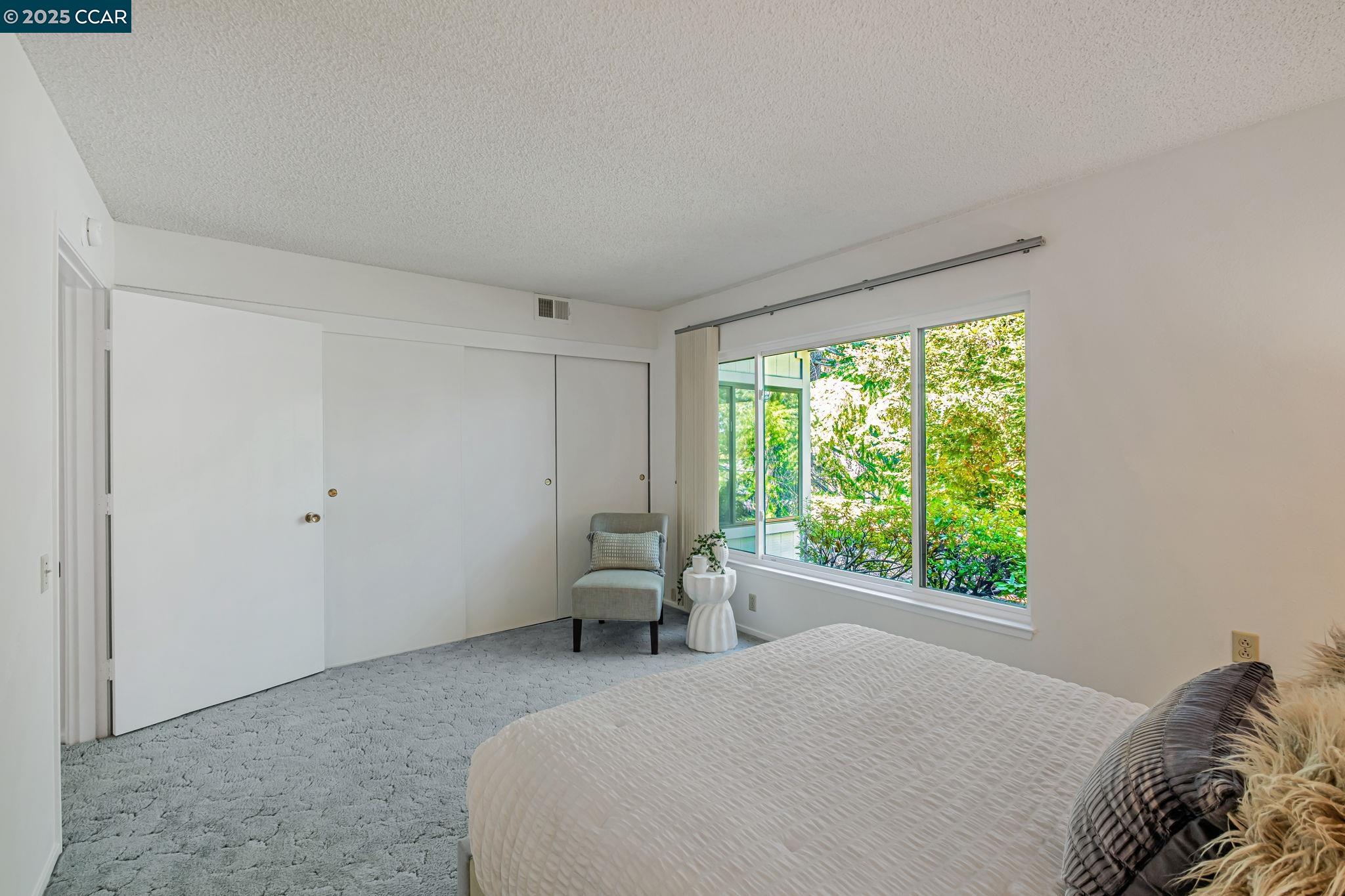 1140 Fairlawn Ct # 4