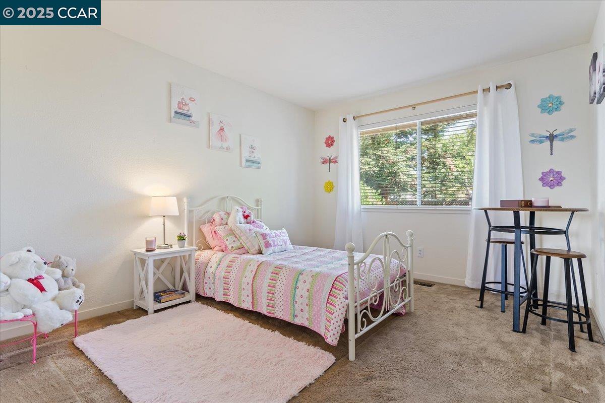 2323 Grosvenor Heights Ct
