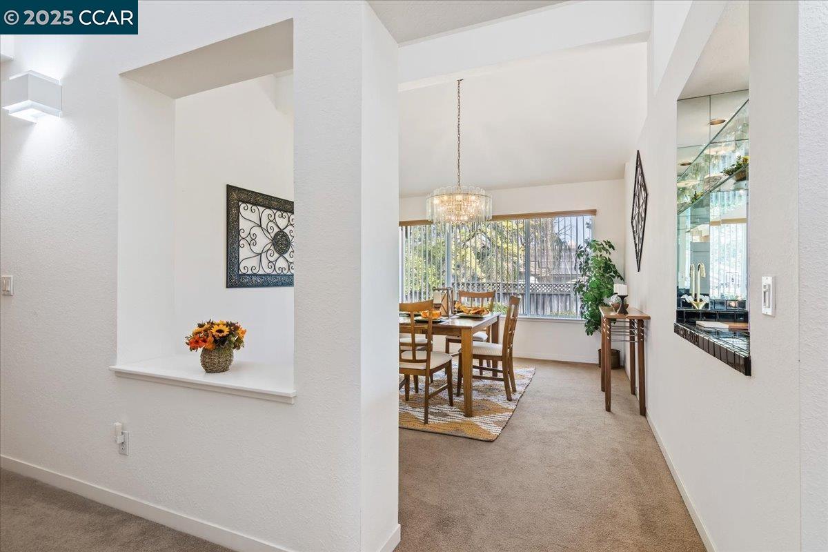 2323 Grosvenor Heights Ct