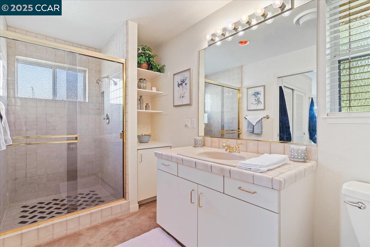 2323 Grosvenor Heights Ct