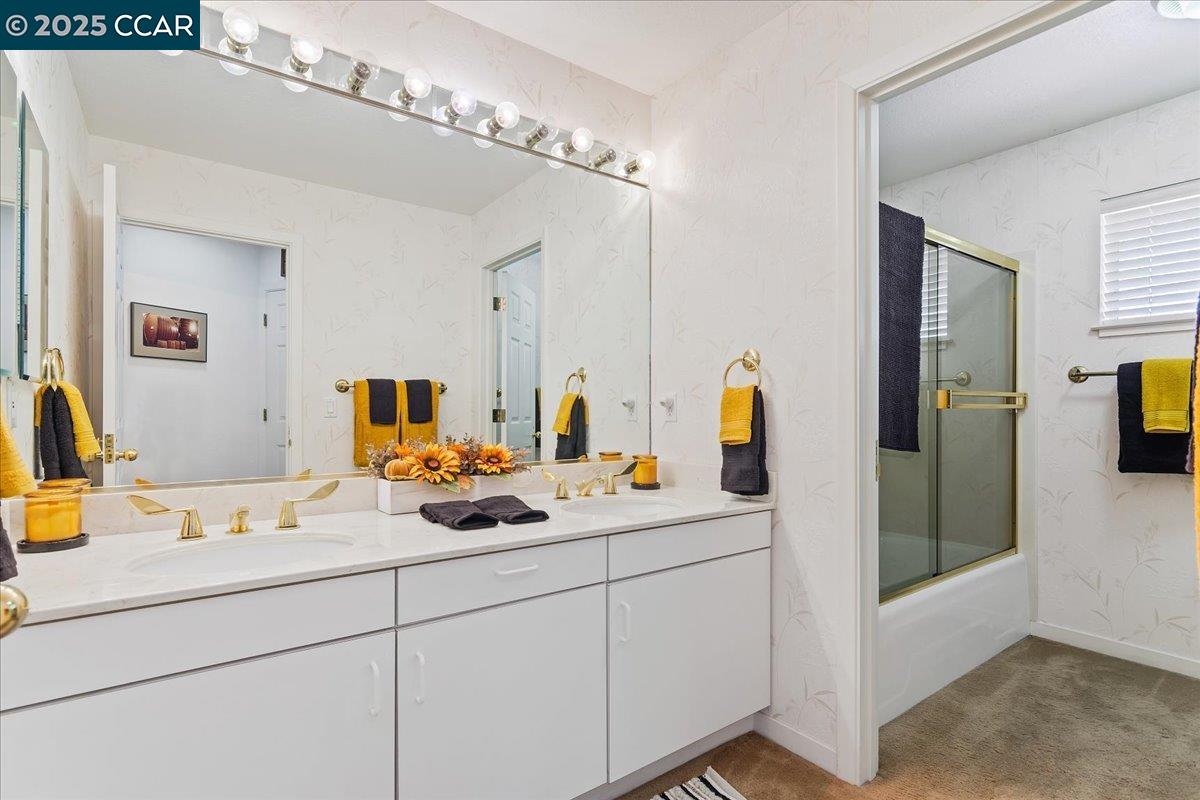 2323 Grosvenor Heights Ct