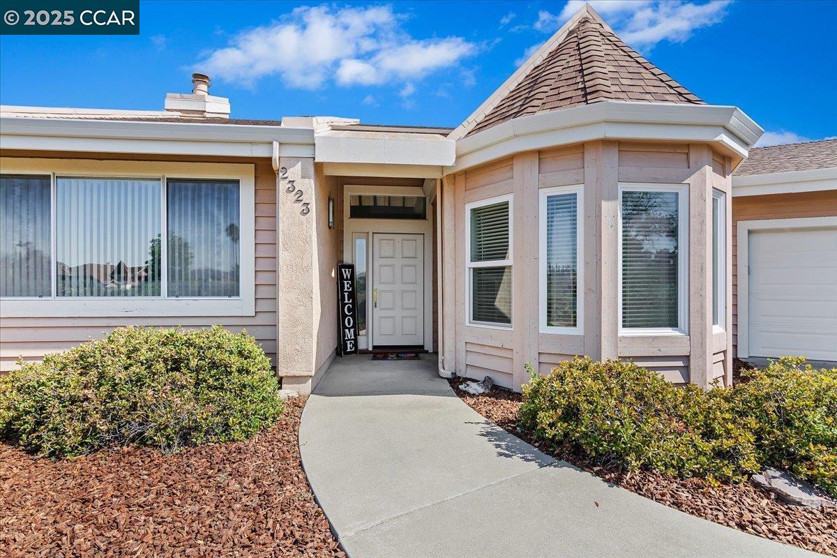 2323 Grosvenor Heights Ct