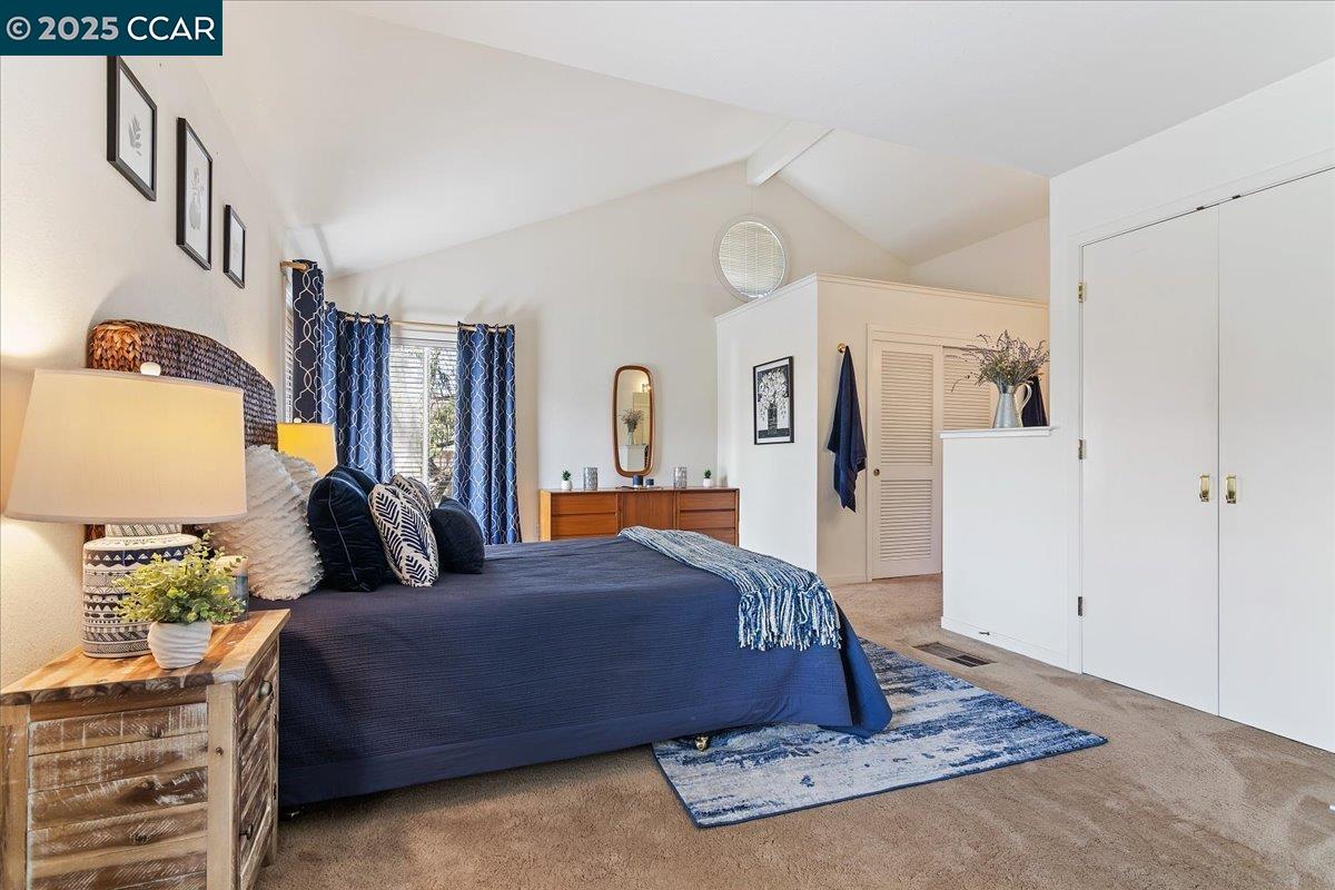 2323 Grosvenor Heights Ct