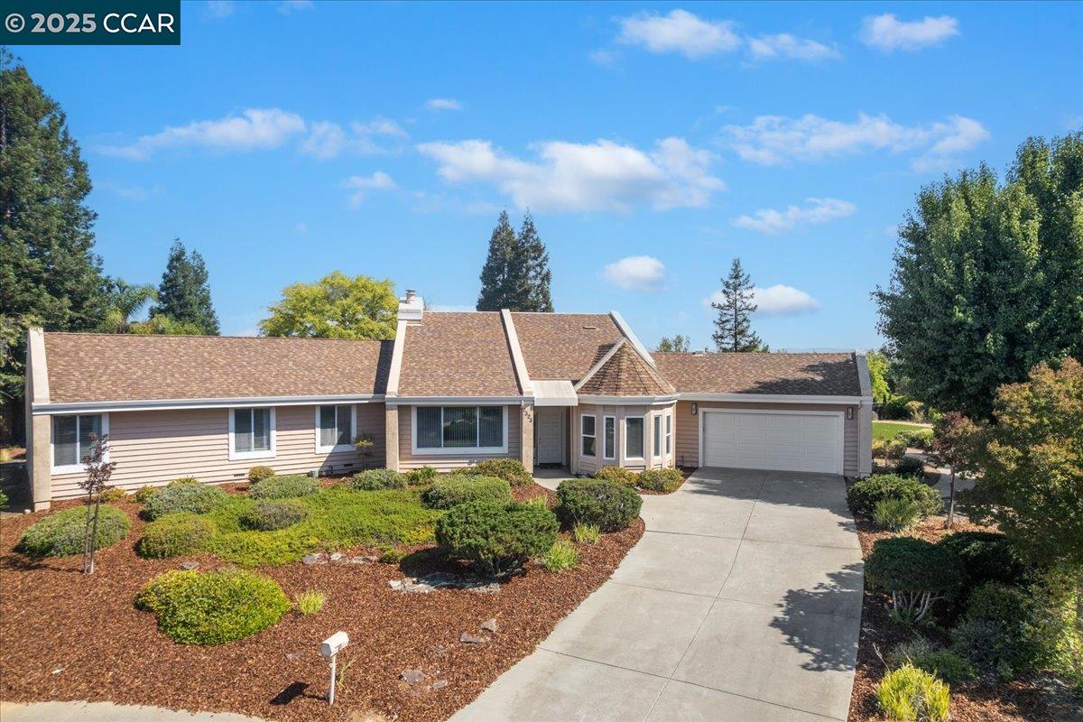 2323 Grosvenor Heights Ct