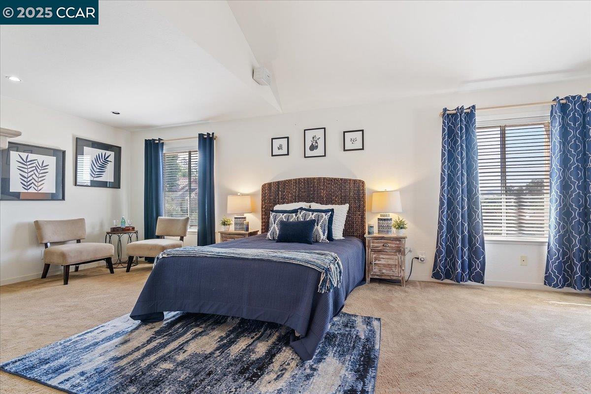 2323 Grosvenor Heights Ct