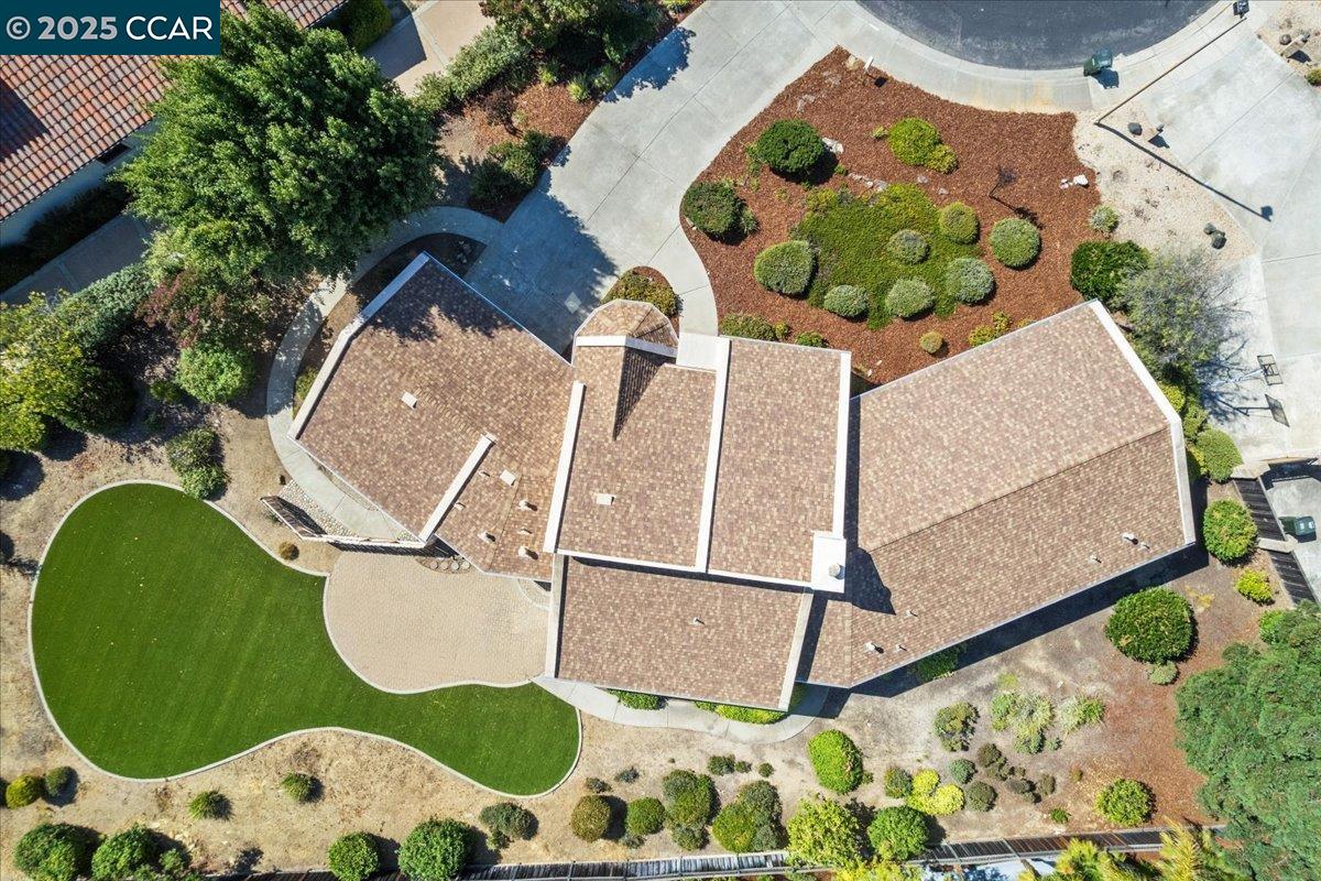 2323 Grosvenor Heights Ct