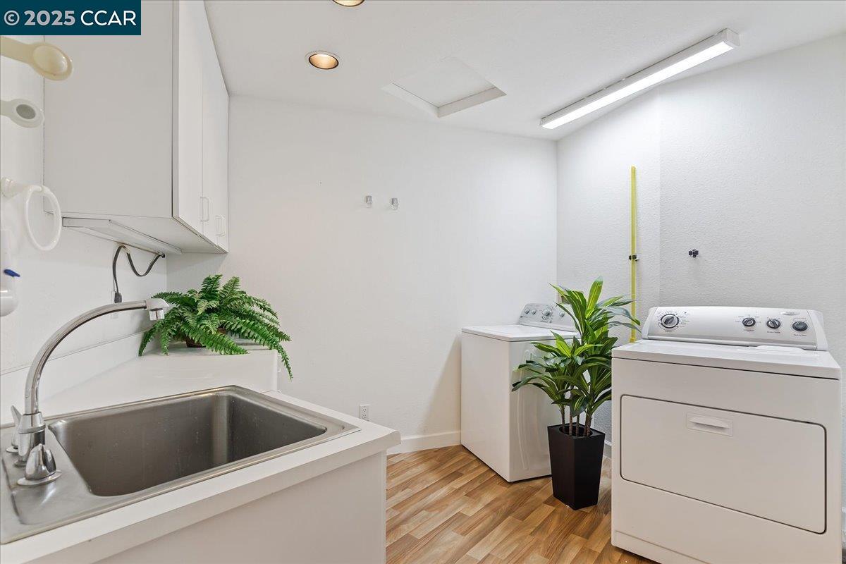 2323 Grosvenor Heights Ct