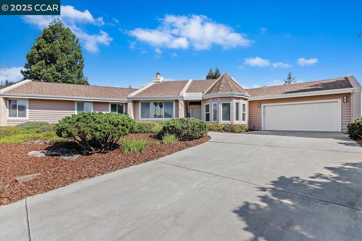 2323 Grosvenor Heights Ct