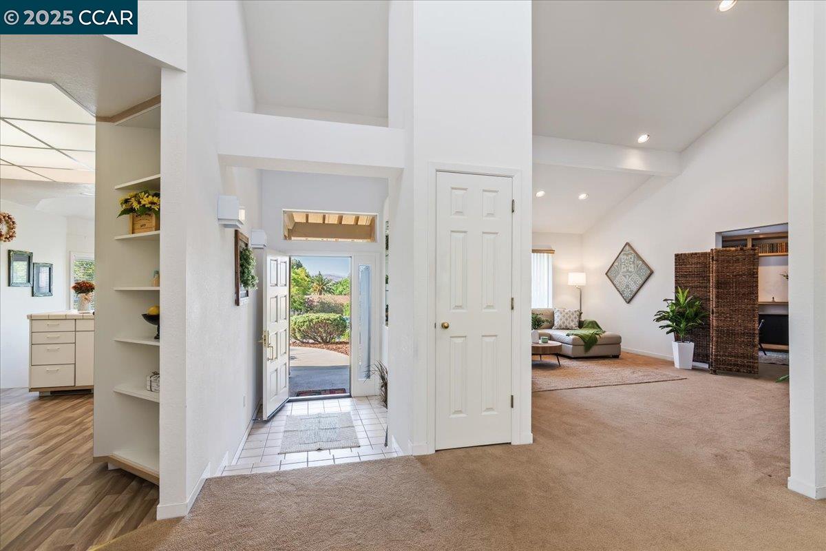 2323 Grosvenor Heights Ct