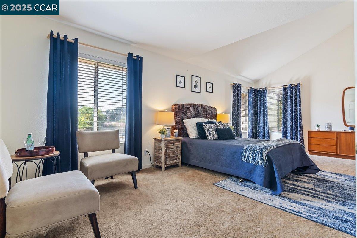 2323 Grosvenor Heights Ct