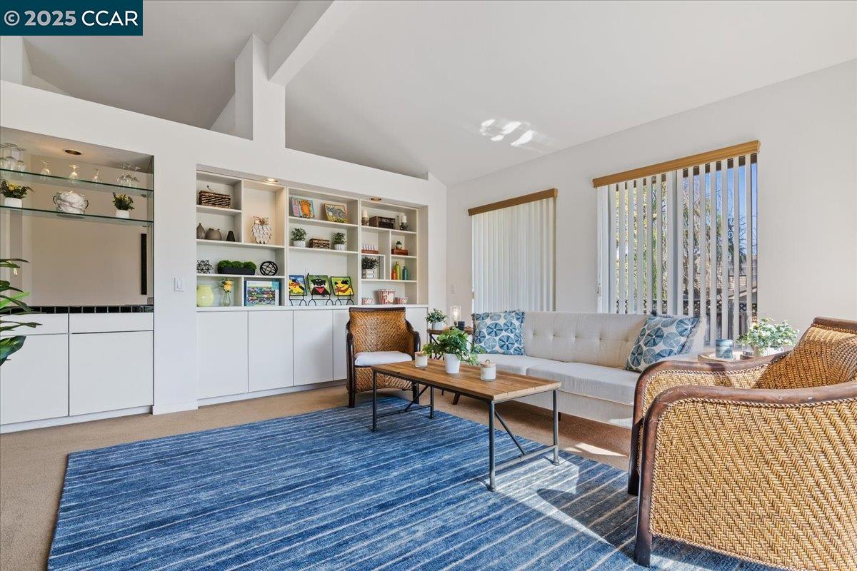 2323 Grosvenor Heights Ct