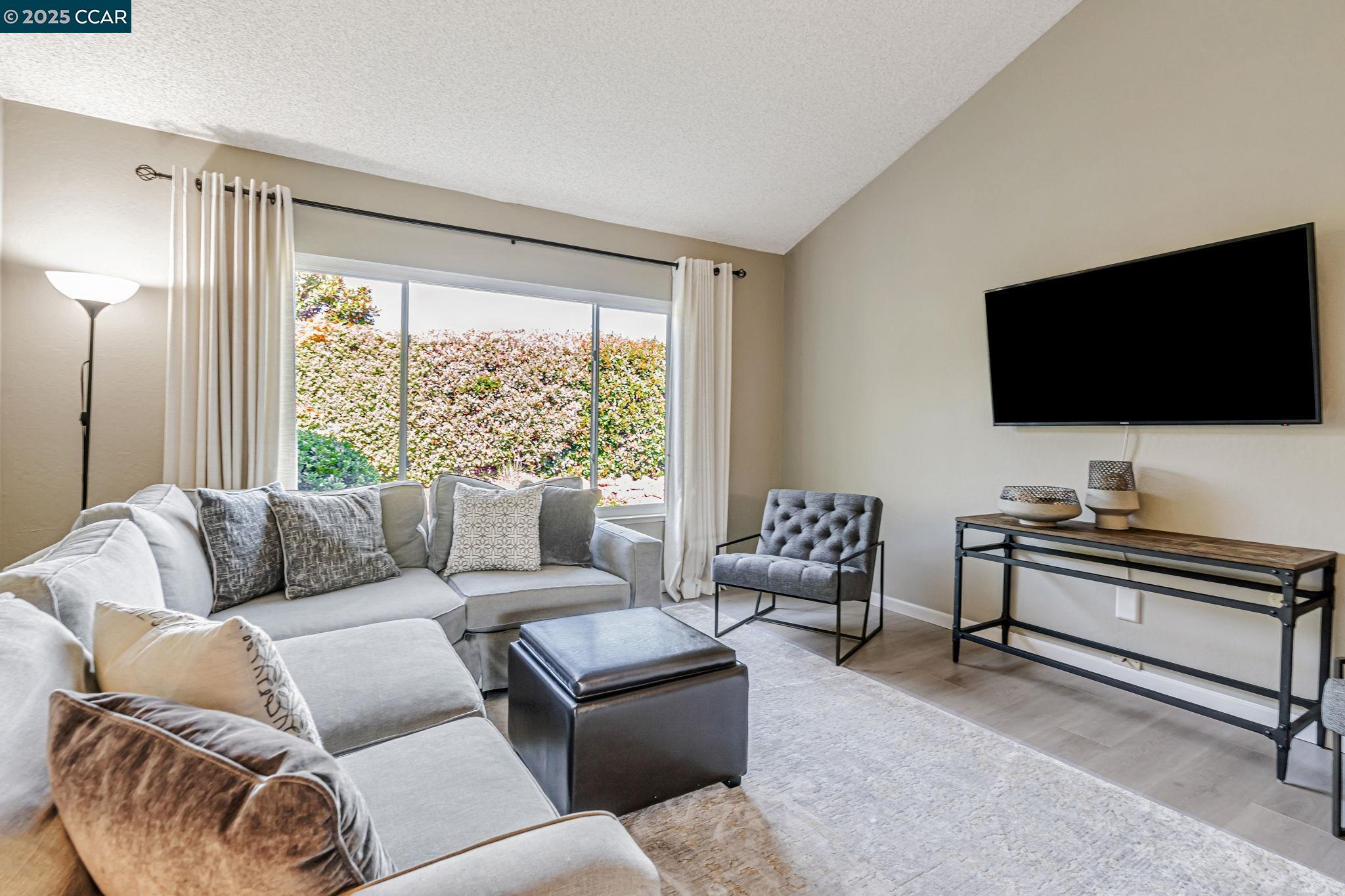 5189 Jomar Dr