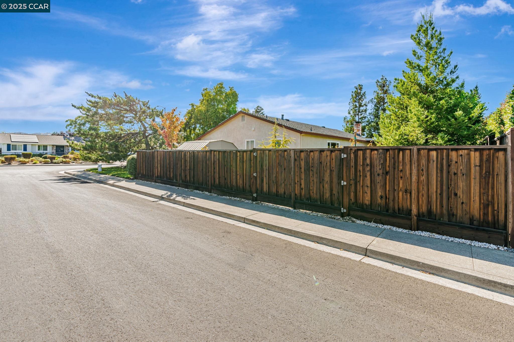 5189 Jomar Dr