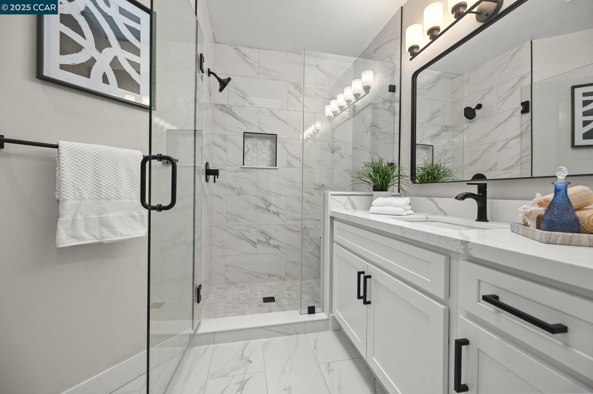 1433 Oakmont Dr # 4 Unit: #4