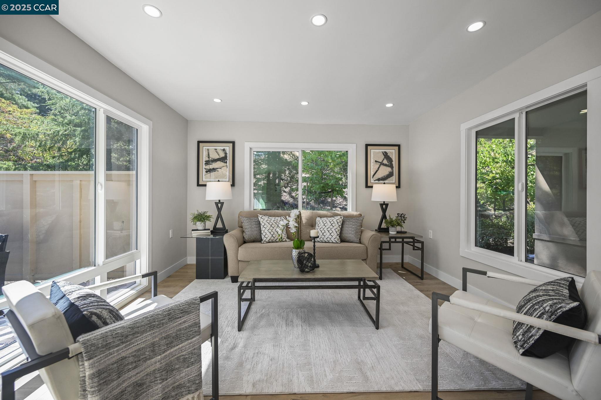 1433 Oakmont Dr # 4 Unit: #4