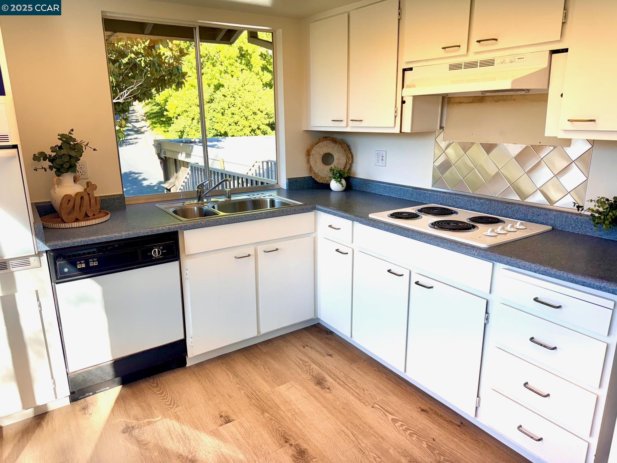 625 Terra California Dr # 3