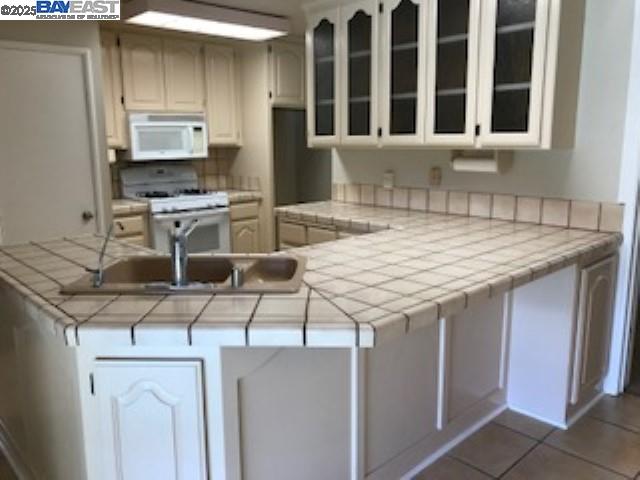 212 Elvira St