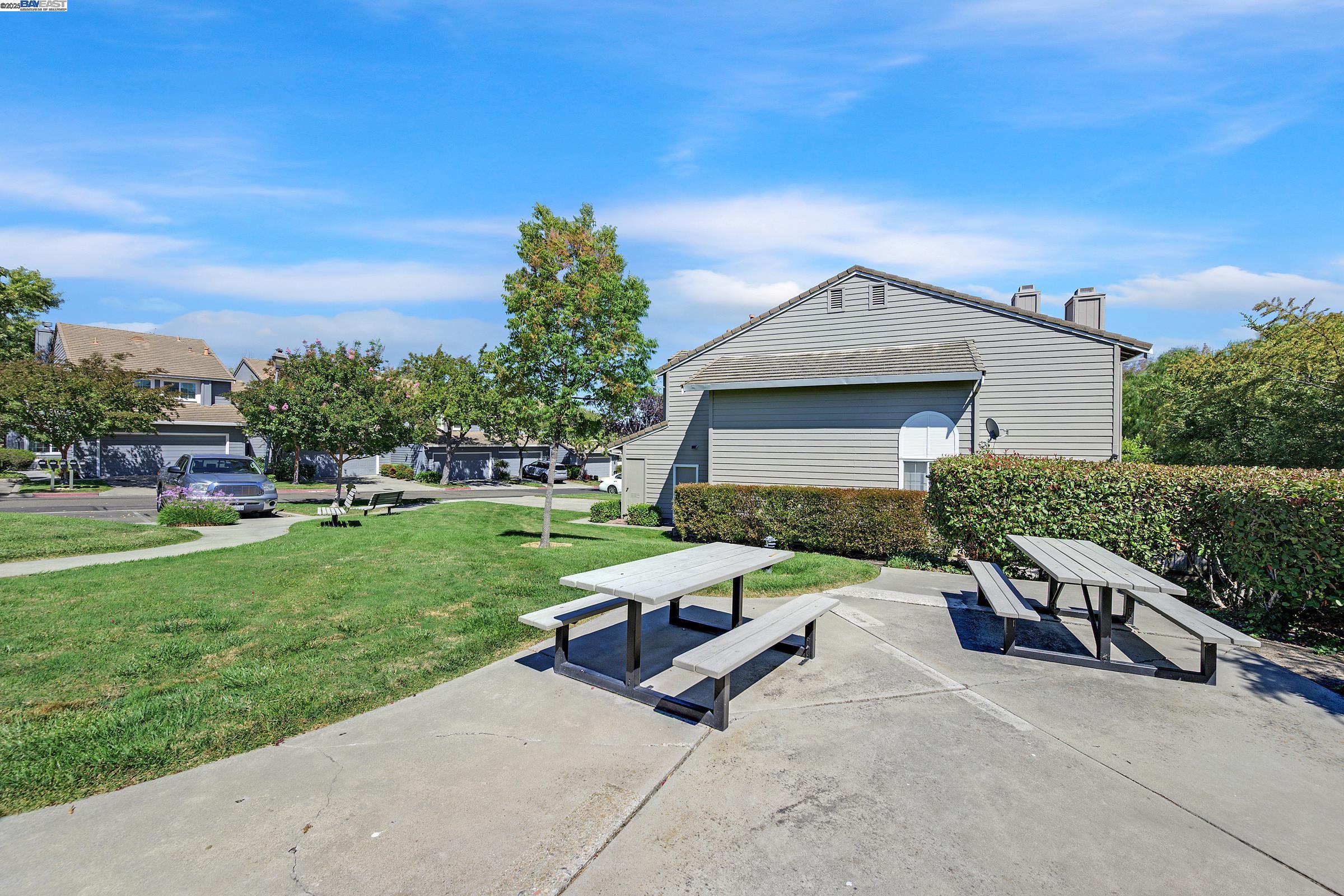 7539 Rolling Hills Cir