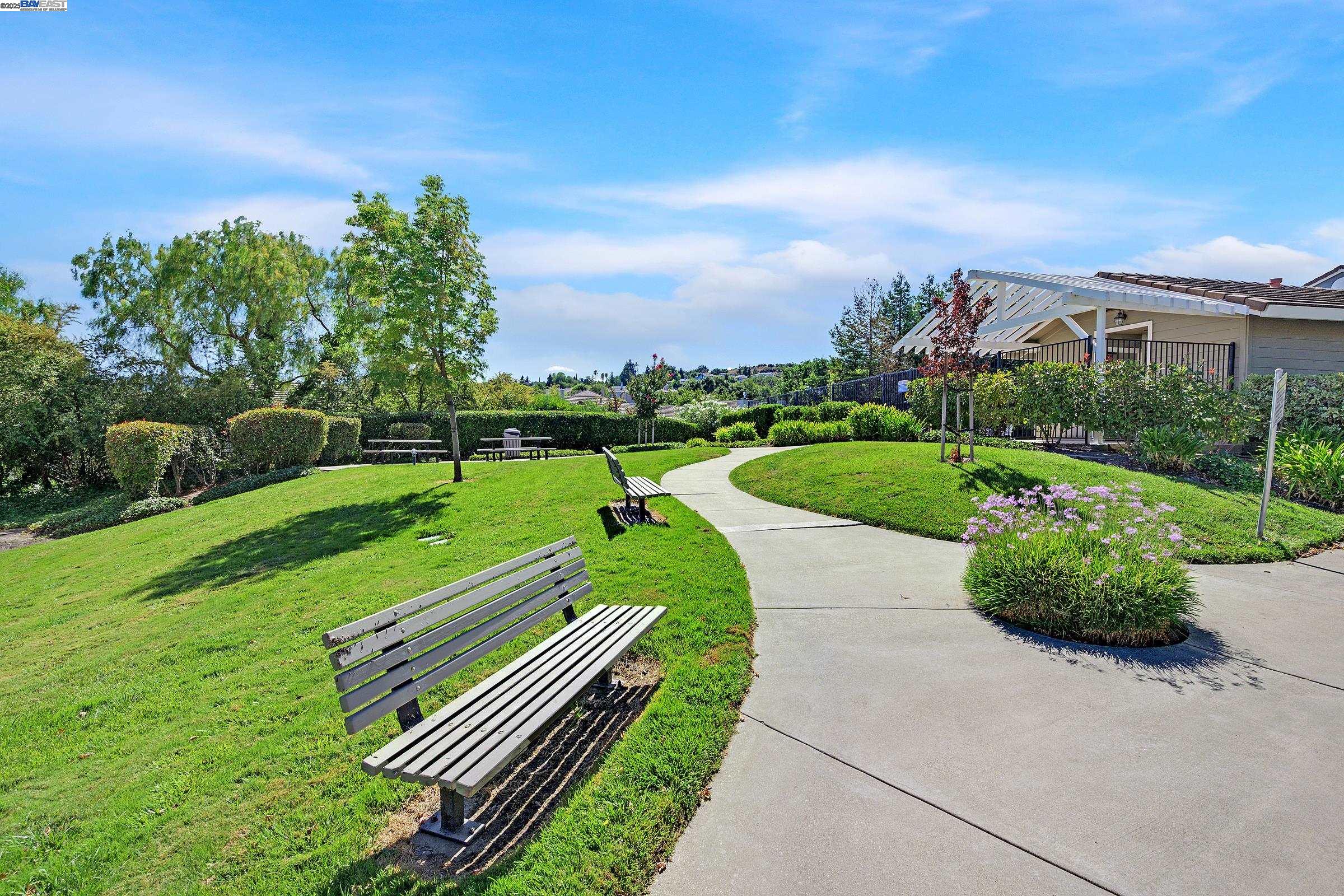 7539 Rolling Hills Cir