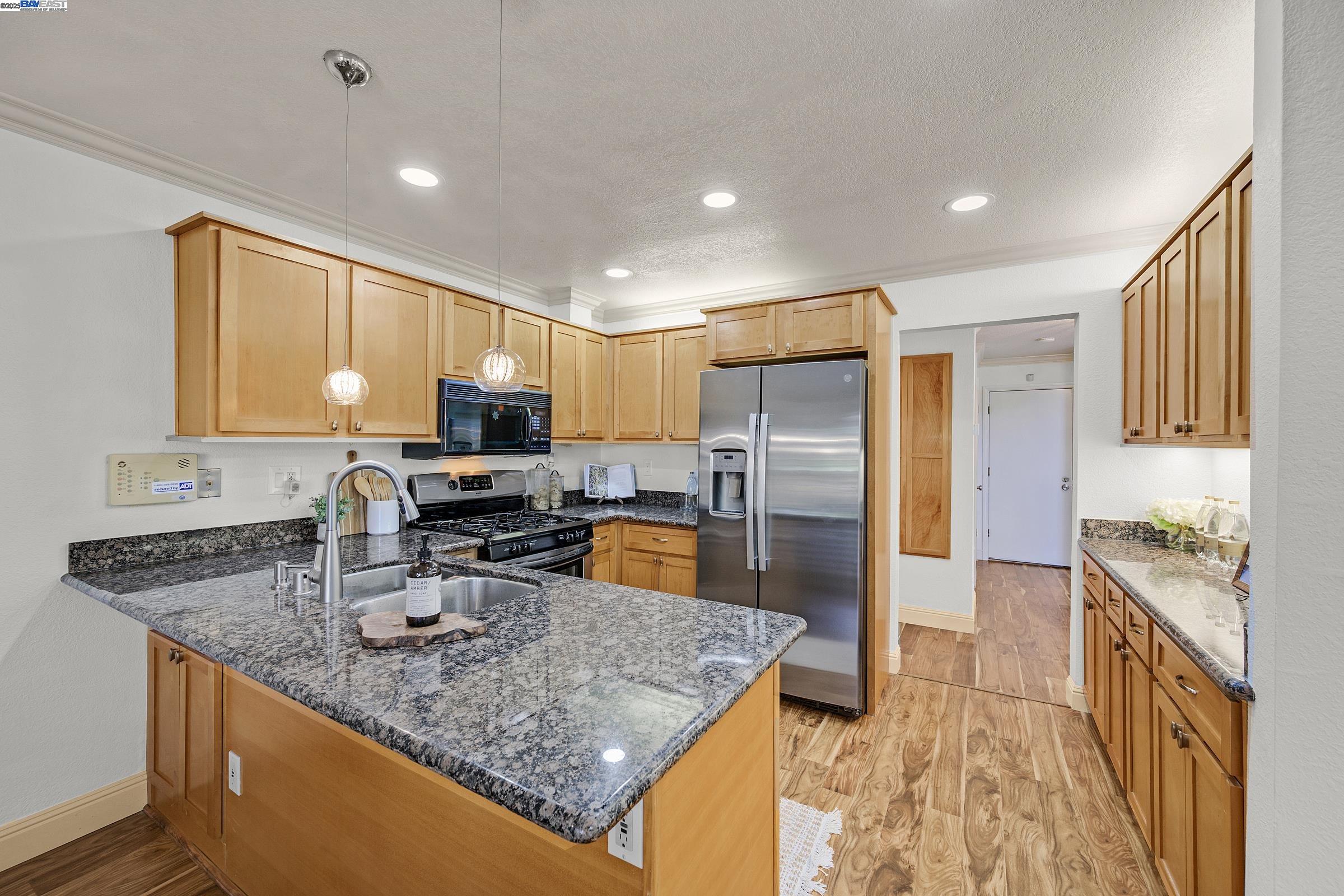 7539 Rolling Hills Cir