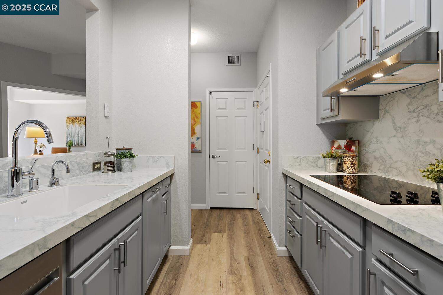 1860 Tice Creek Dr # 1121