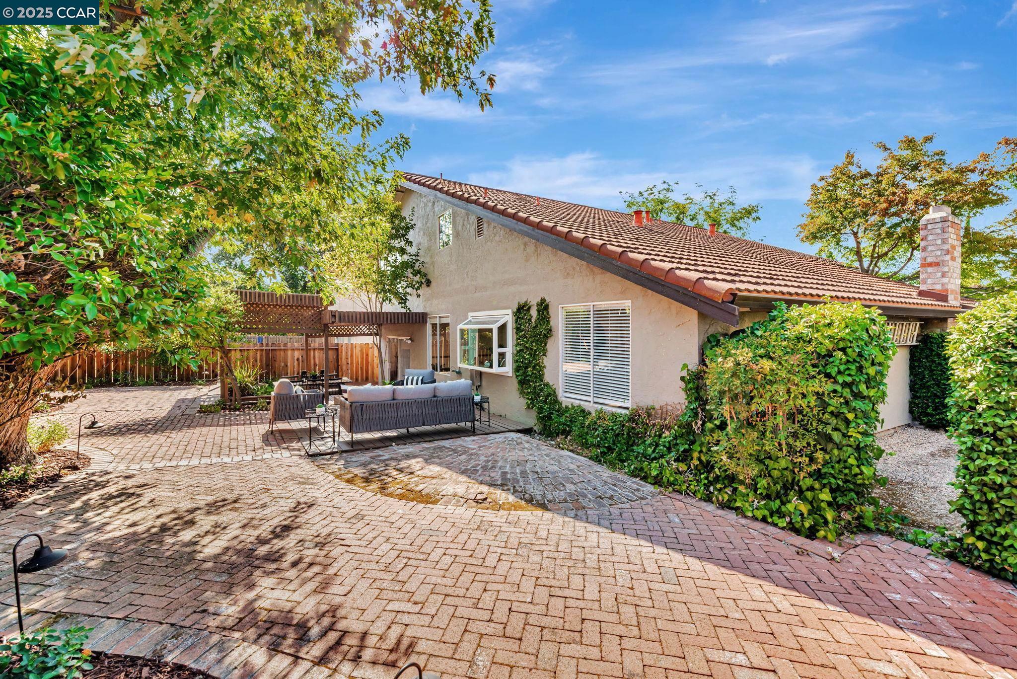 1372 Bent Tree Ln