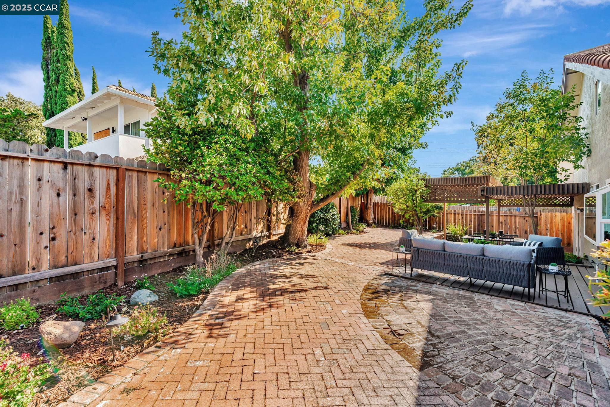 1372 Bent Tree Ln