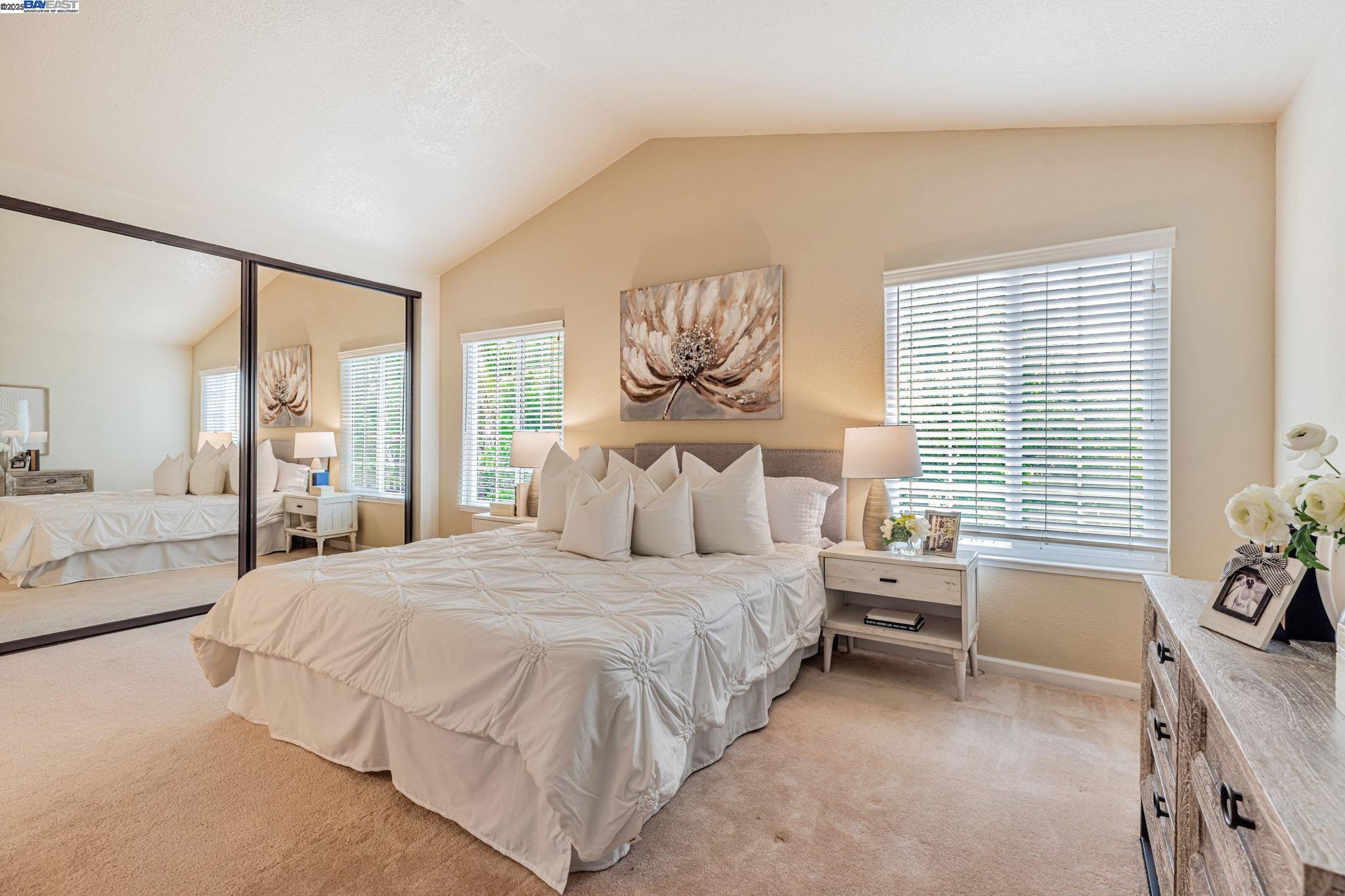 3162 Paseo Robles