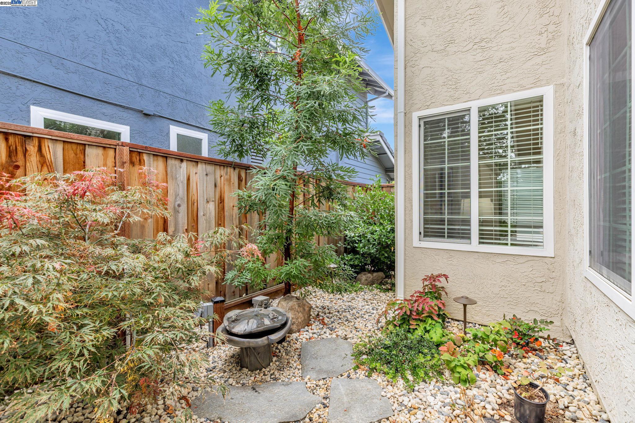 3162 Paseo Robles