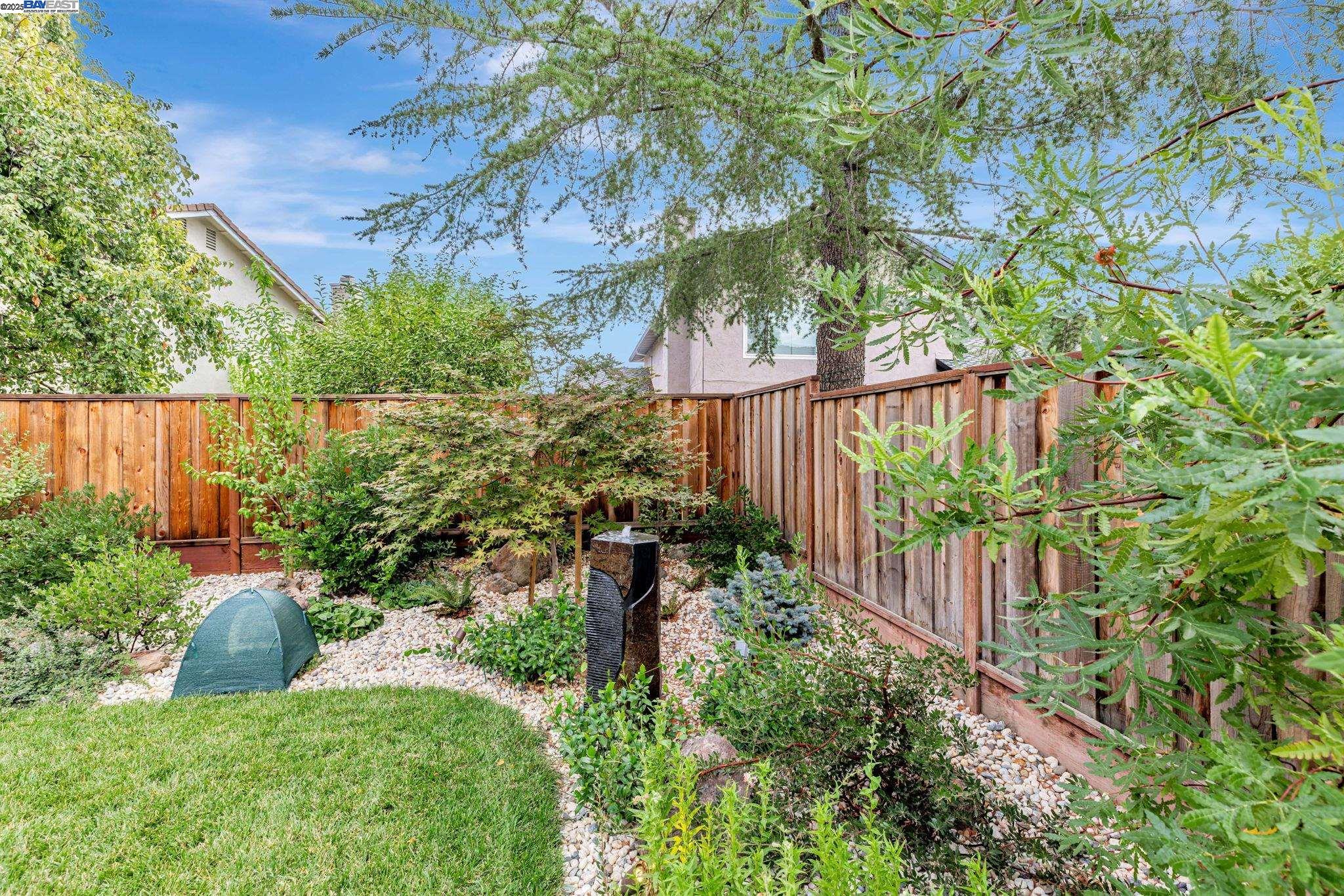3162 Paseo Robles
