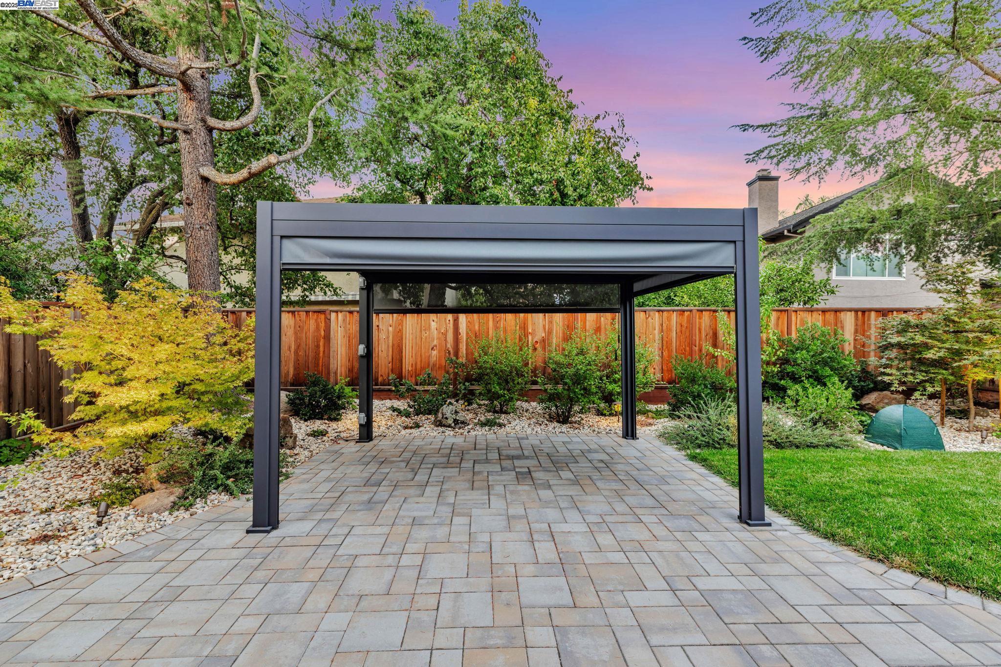 3162 Paseo Robles