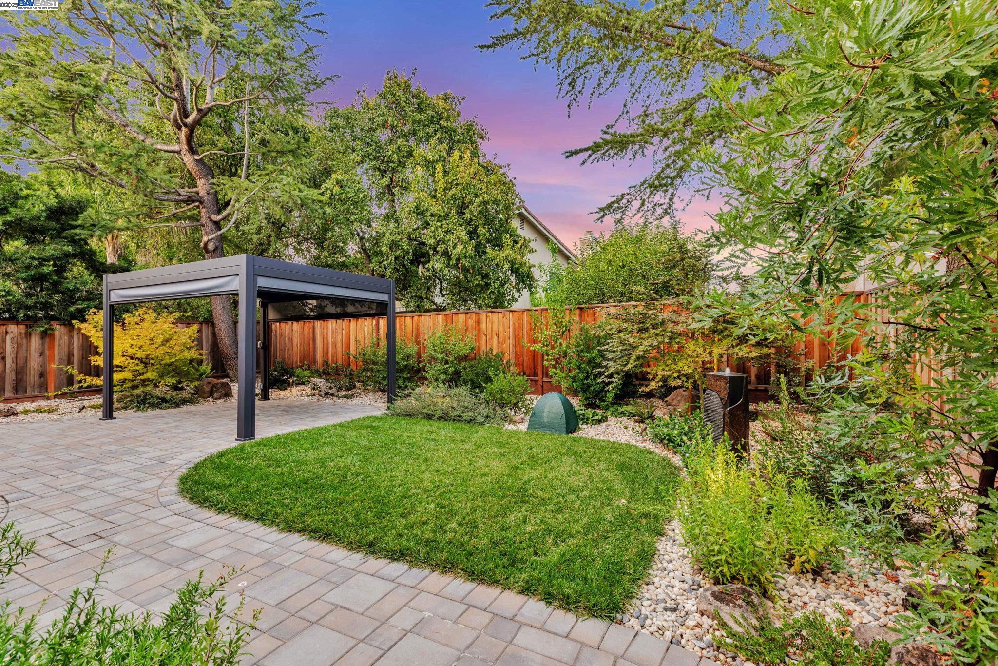3162 Paseo Robles