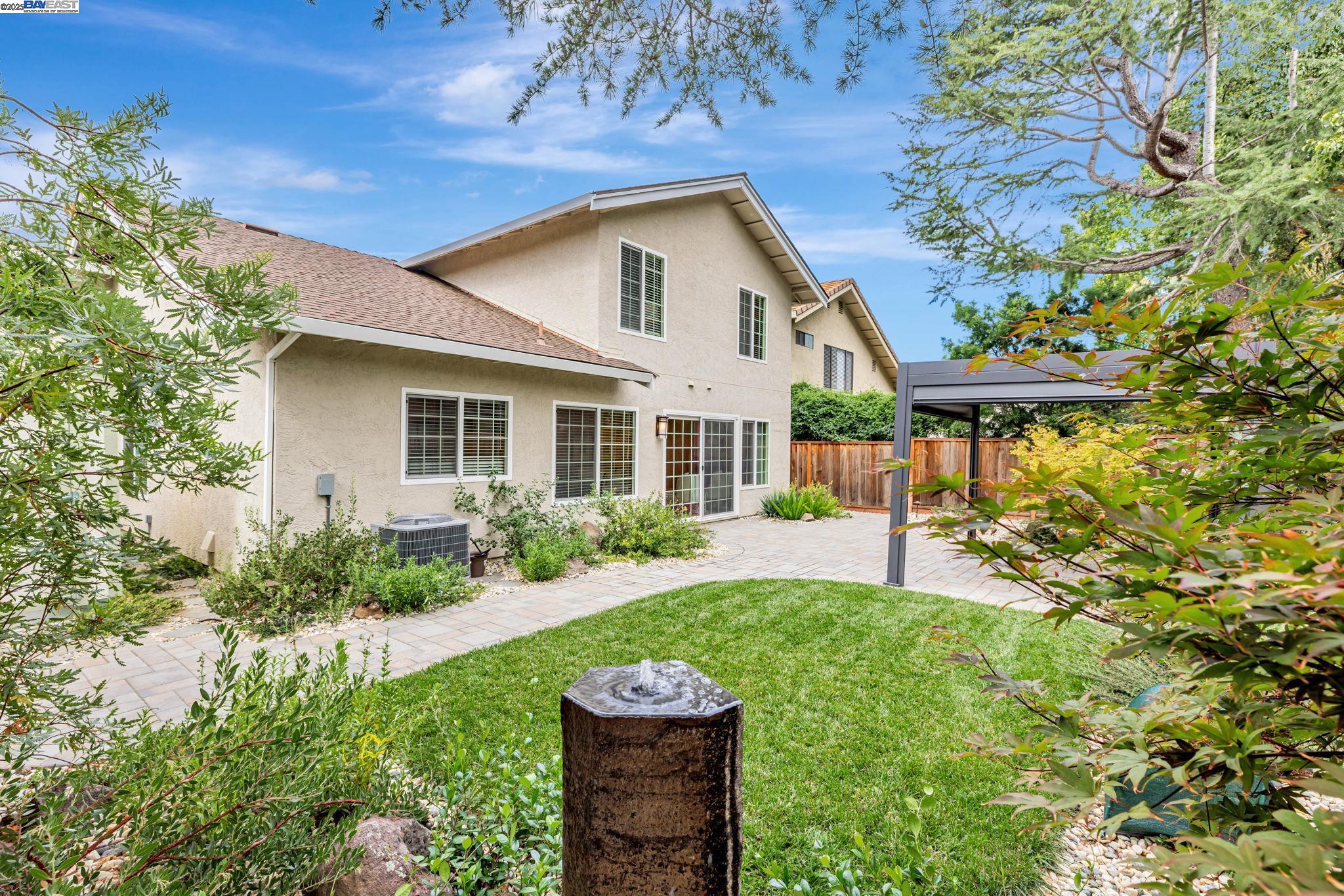 3162 Paseo Robles