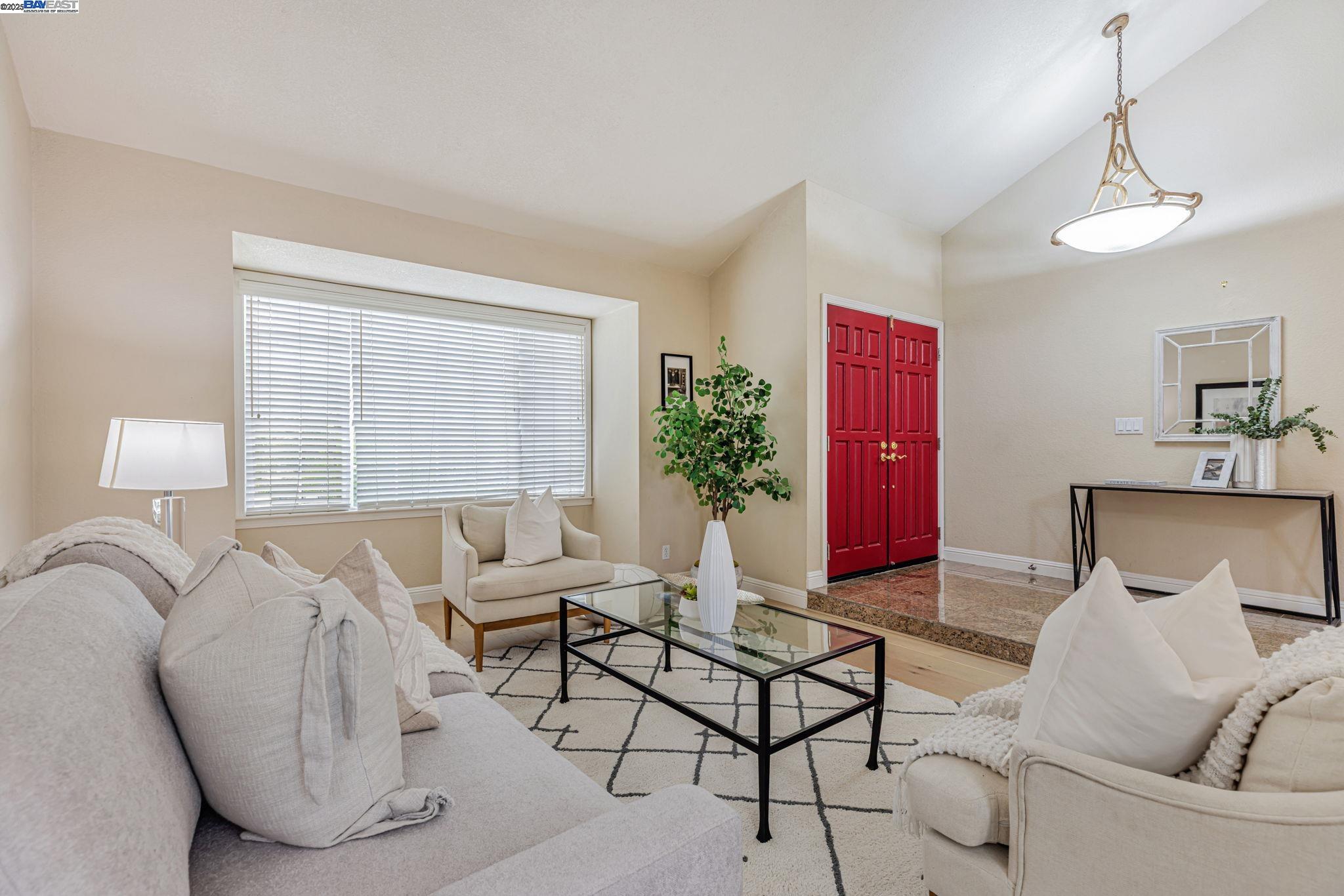3162 Paseo Robles