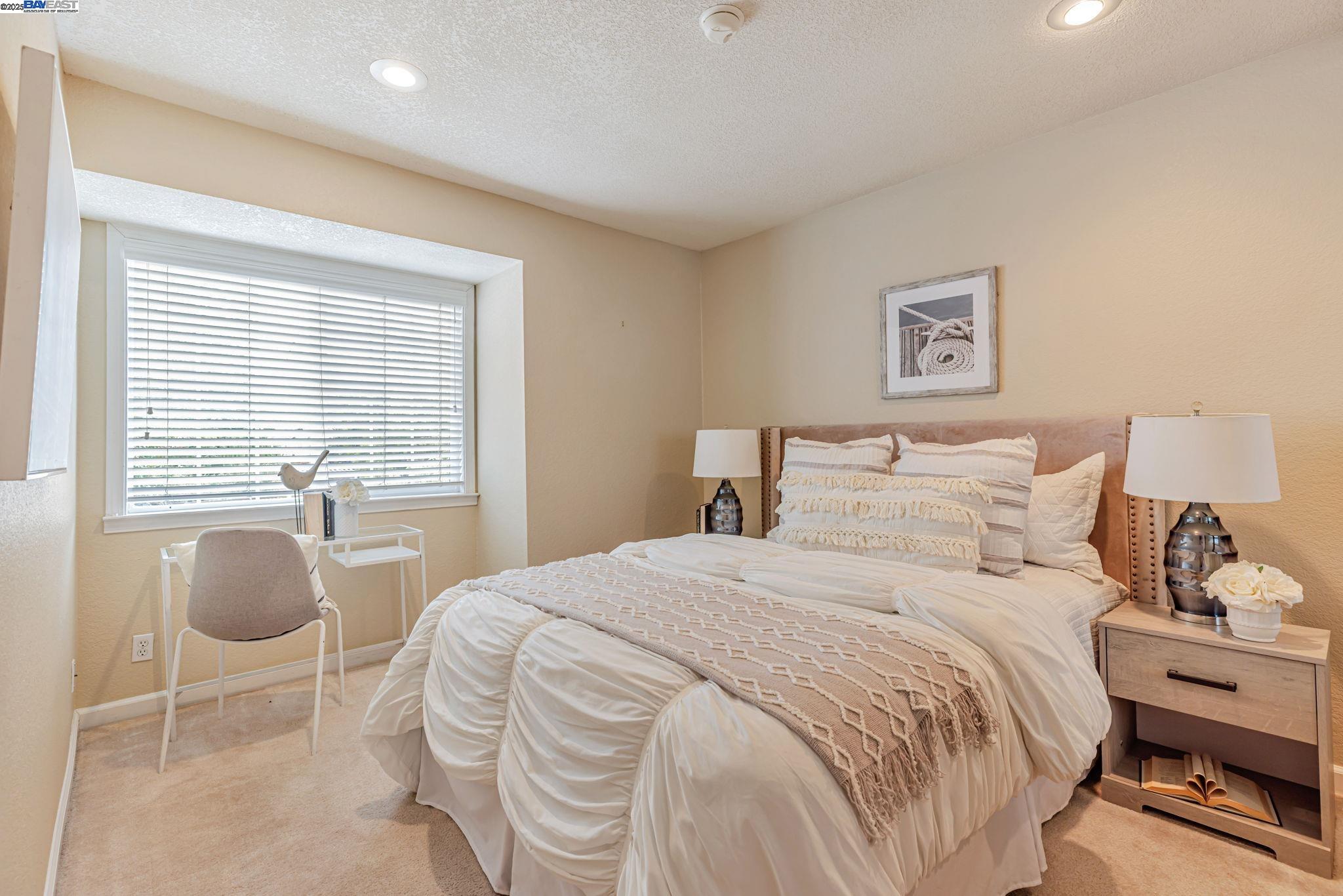 3162 Paseo Robles