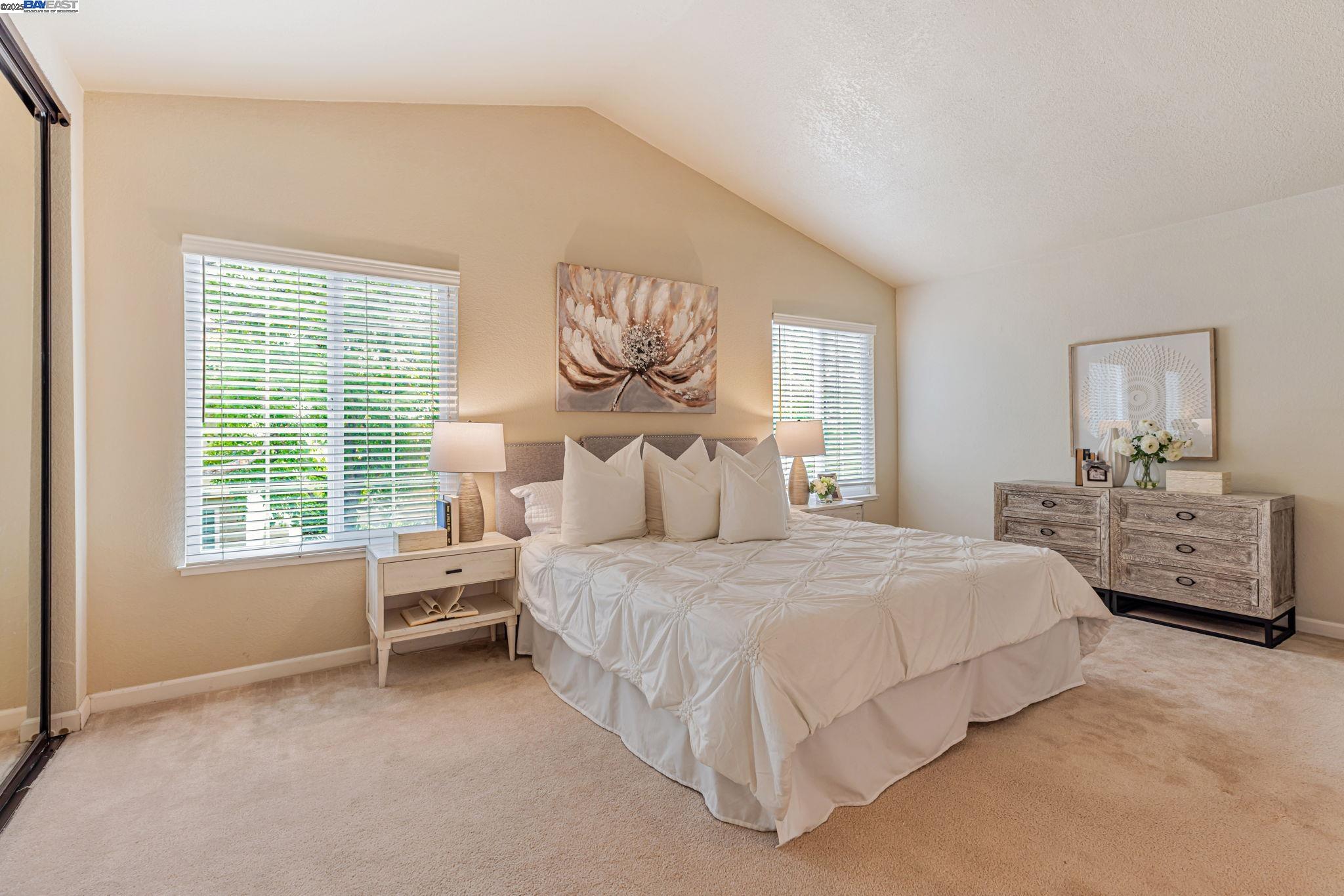 3162 Paseo Robles