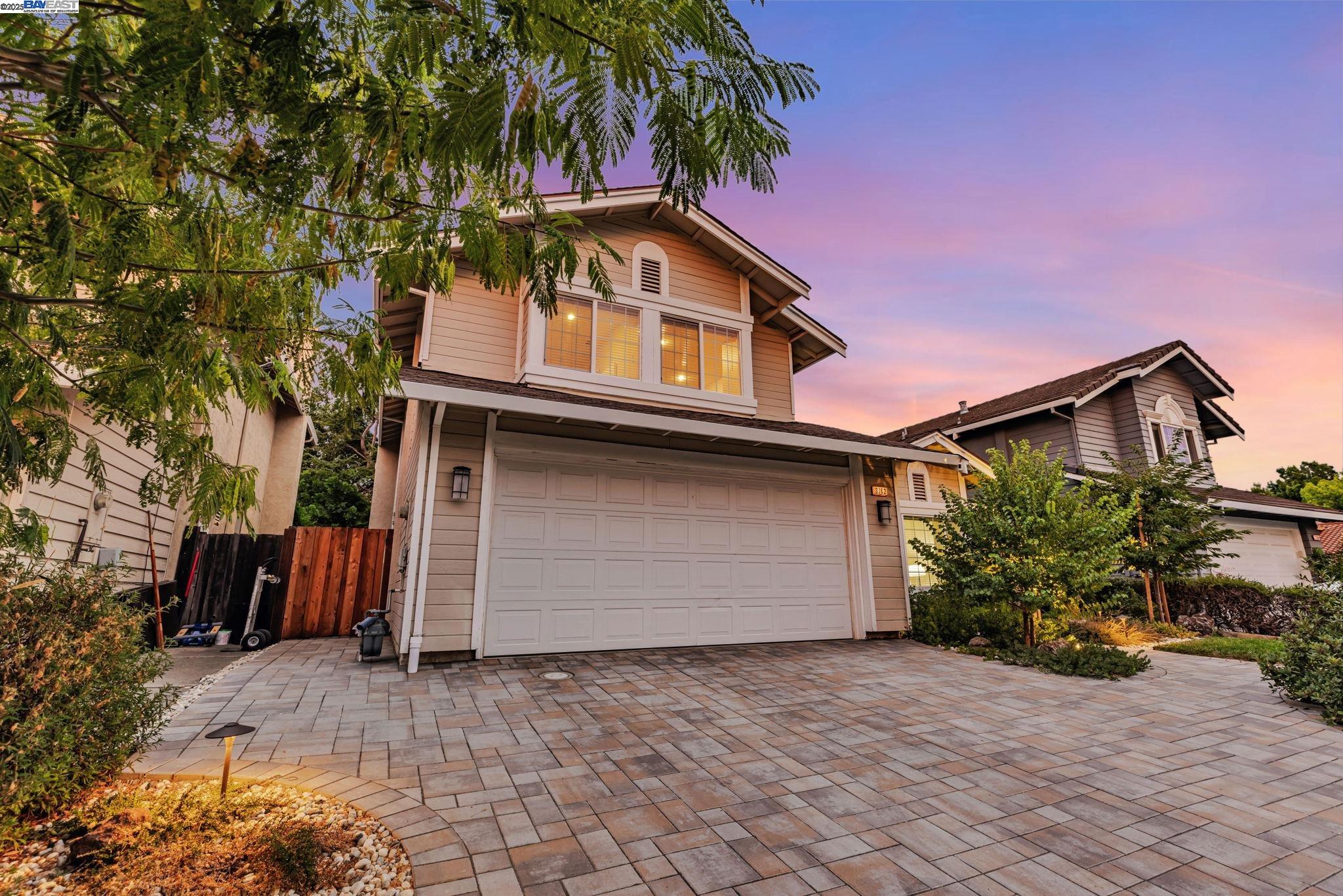3162 Paseo Robles