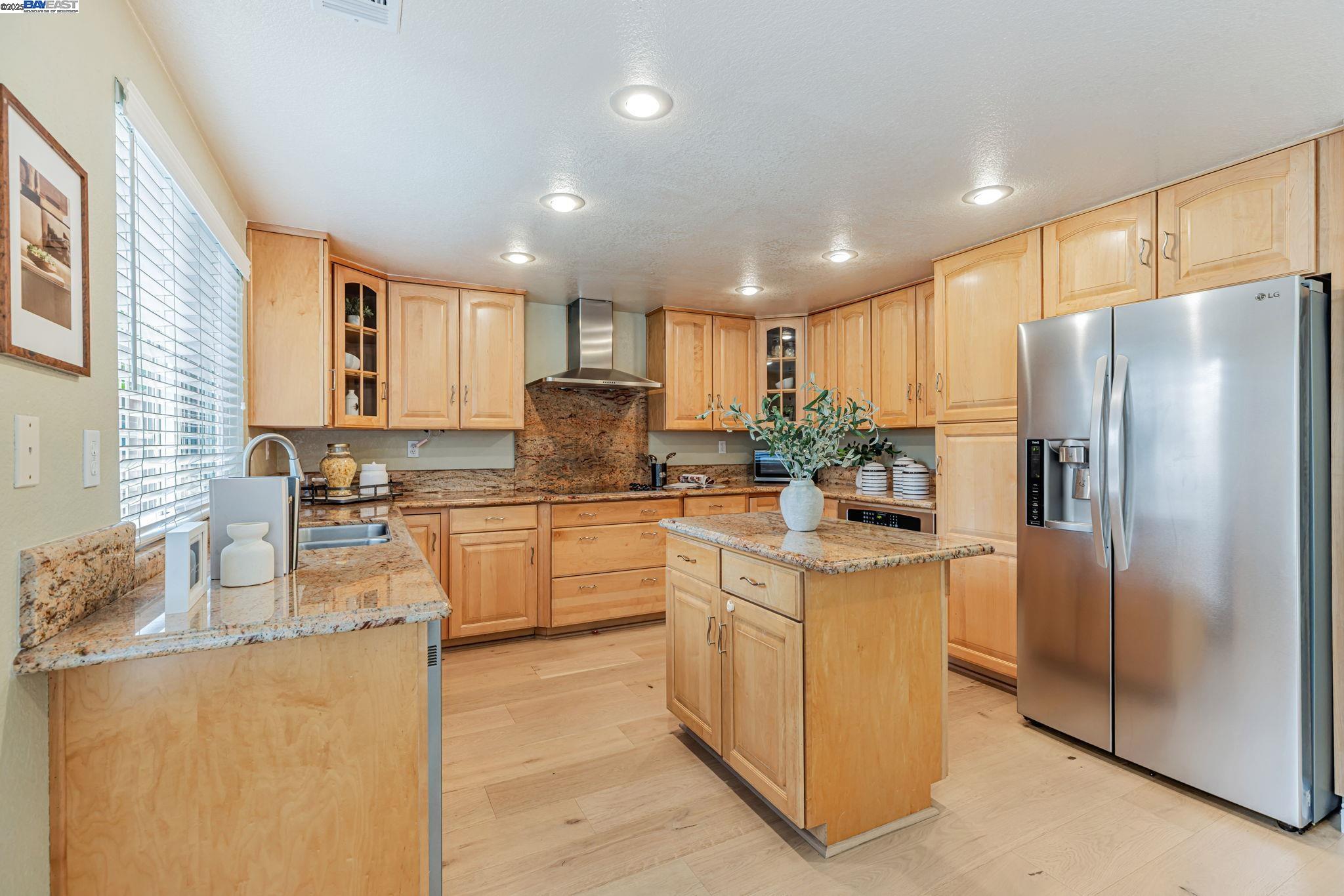 3162 Paseo Robles