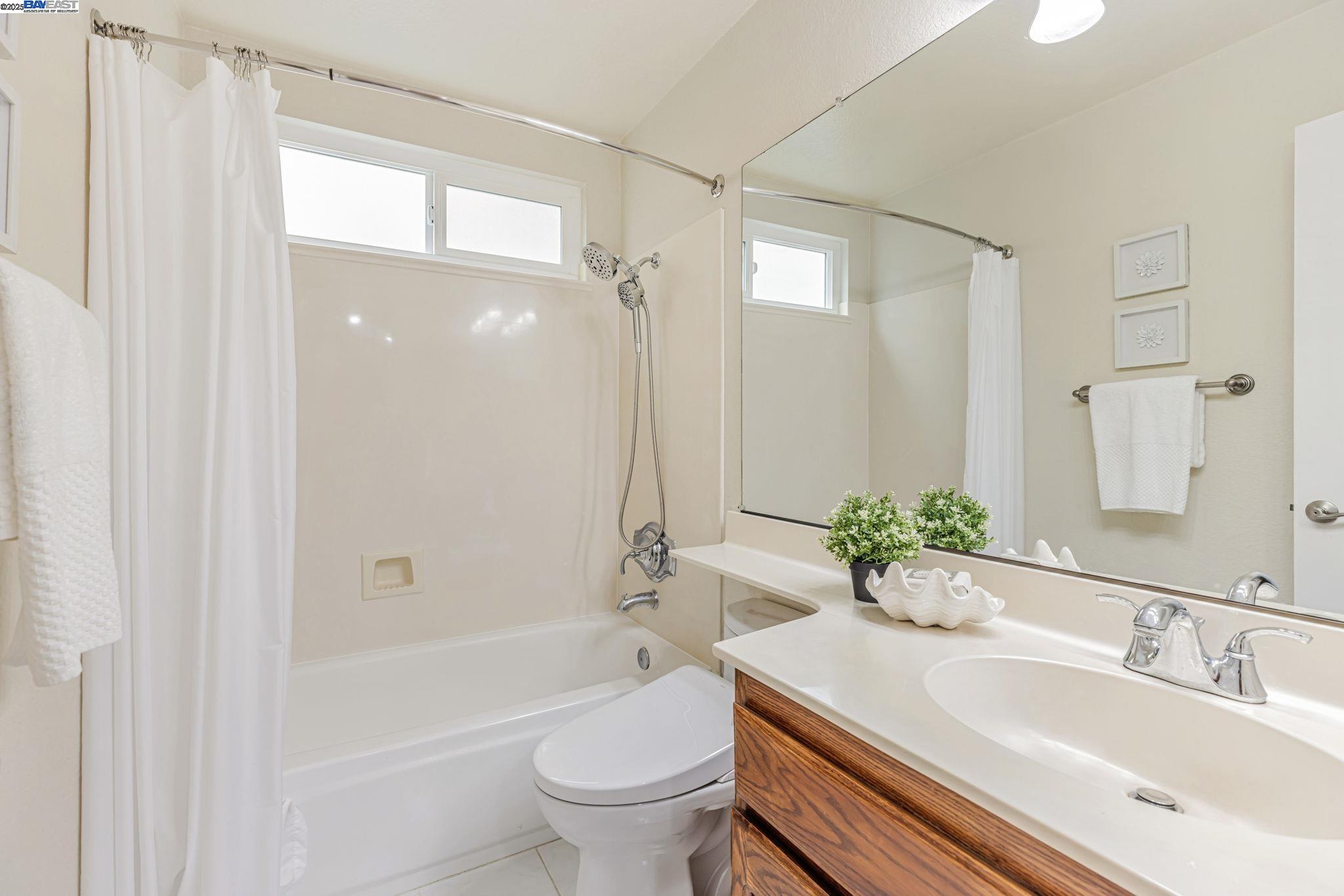 3162 Paseo Robles