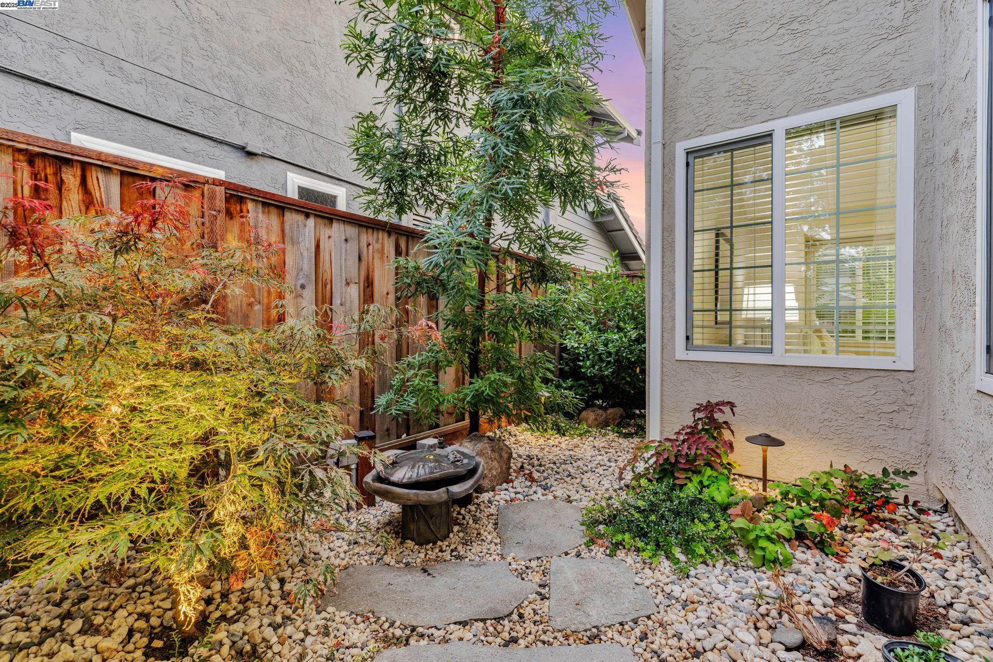 3162 Paseo Robles