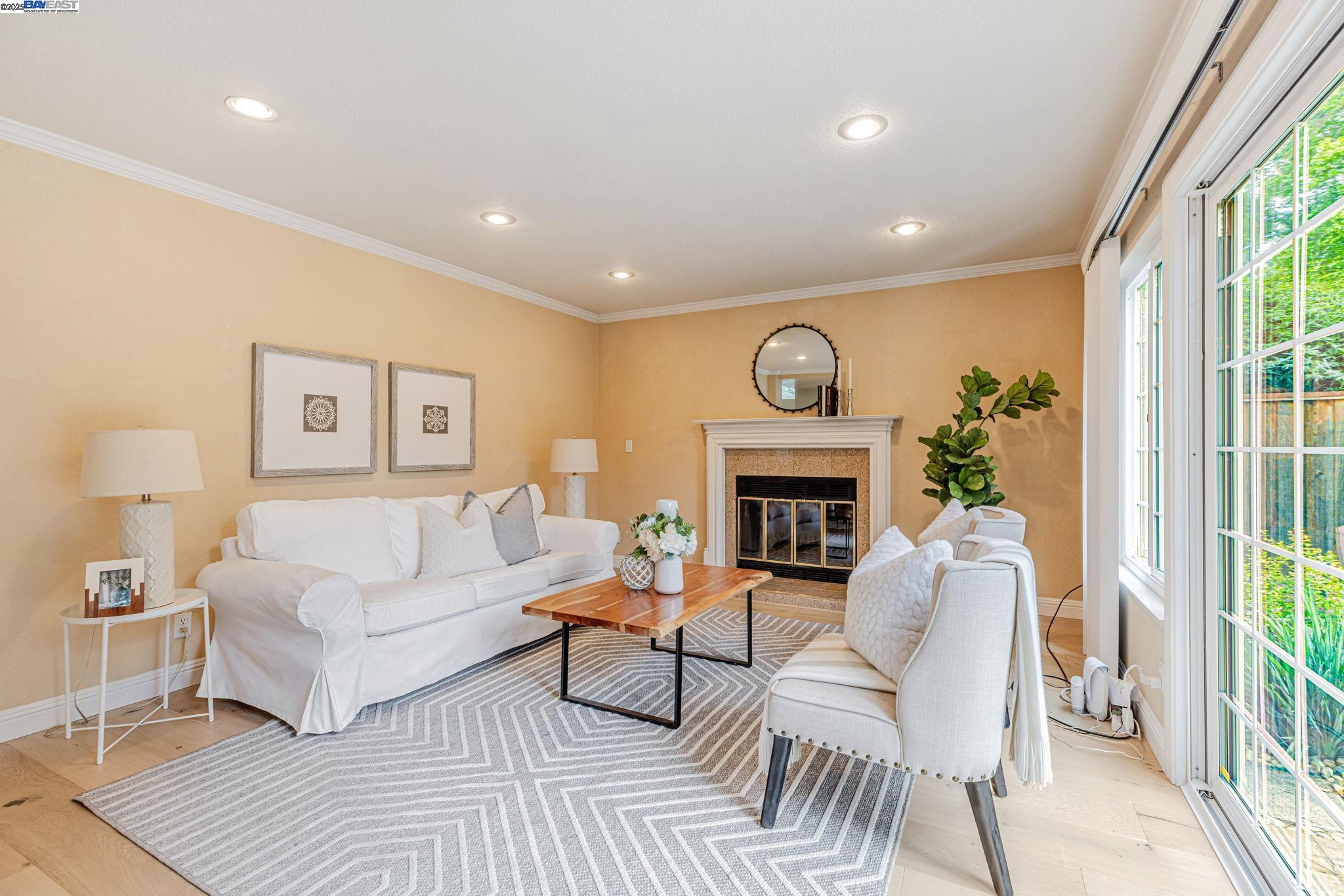 3162 Paseo Robles