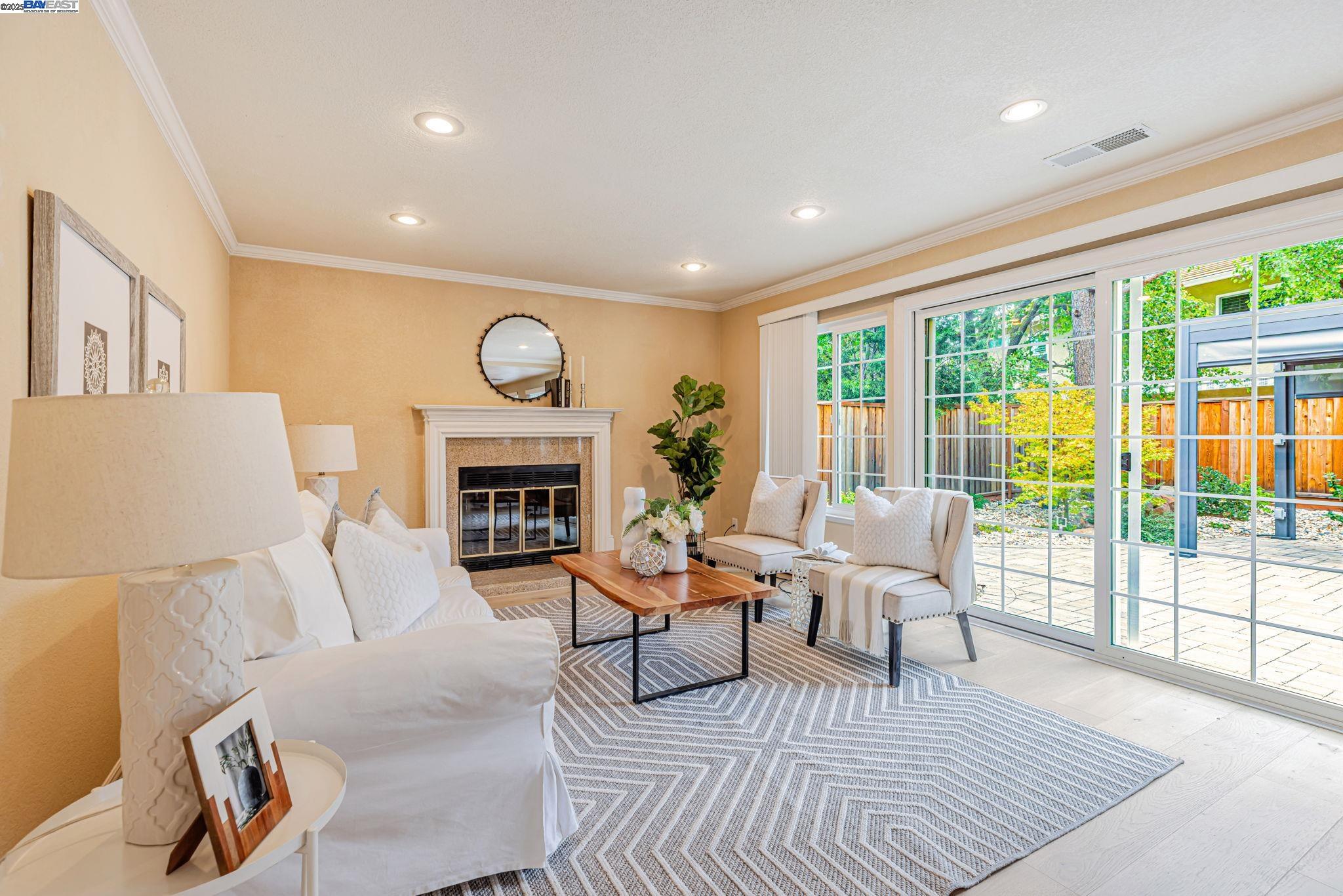 3162 Paseo Robles